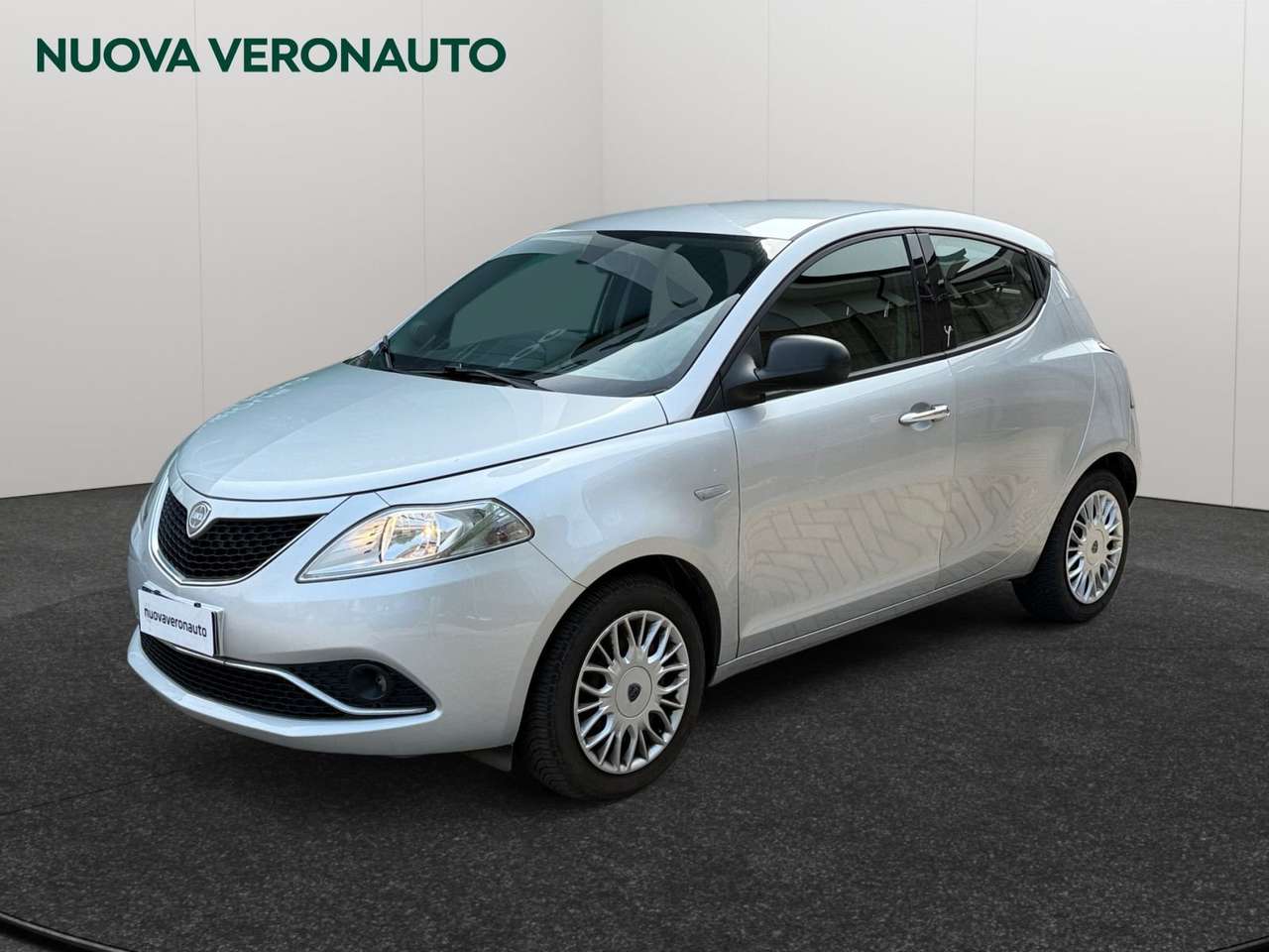 Lancia Ypsilon 1.2 5P Silver