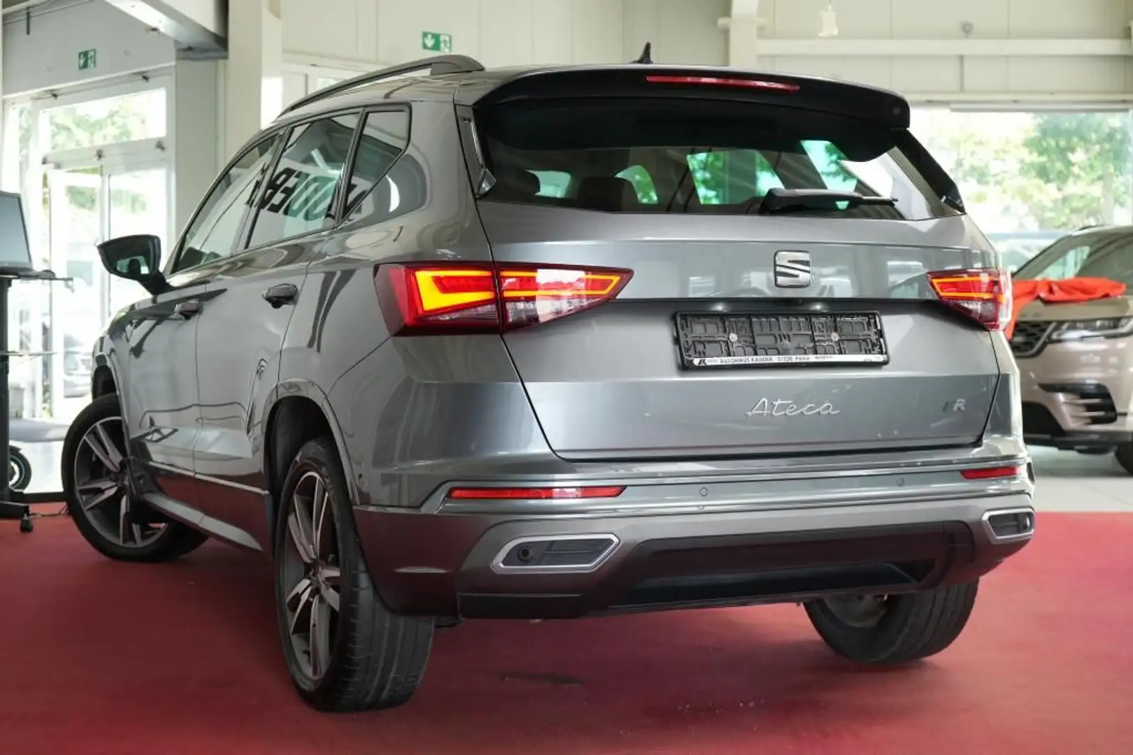 SEAT Ateca 1.5 TSI DSG FR*LED*Virtual*Kamera*Navi* Grau - 2