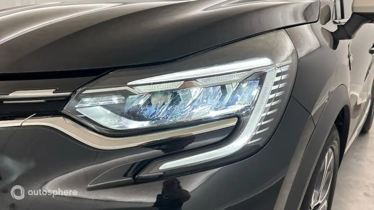 Renault Captur — photo 17