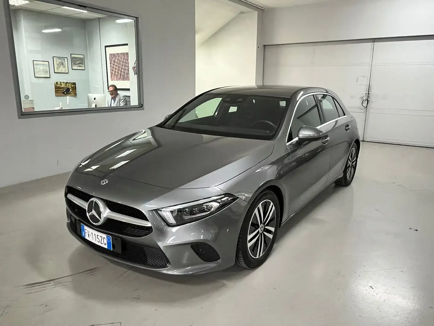 Mercedes-Benz A 180 A 180 d Sport auto Grigio - 2