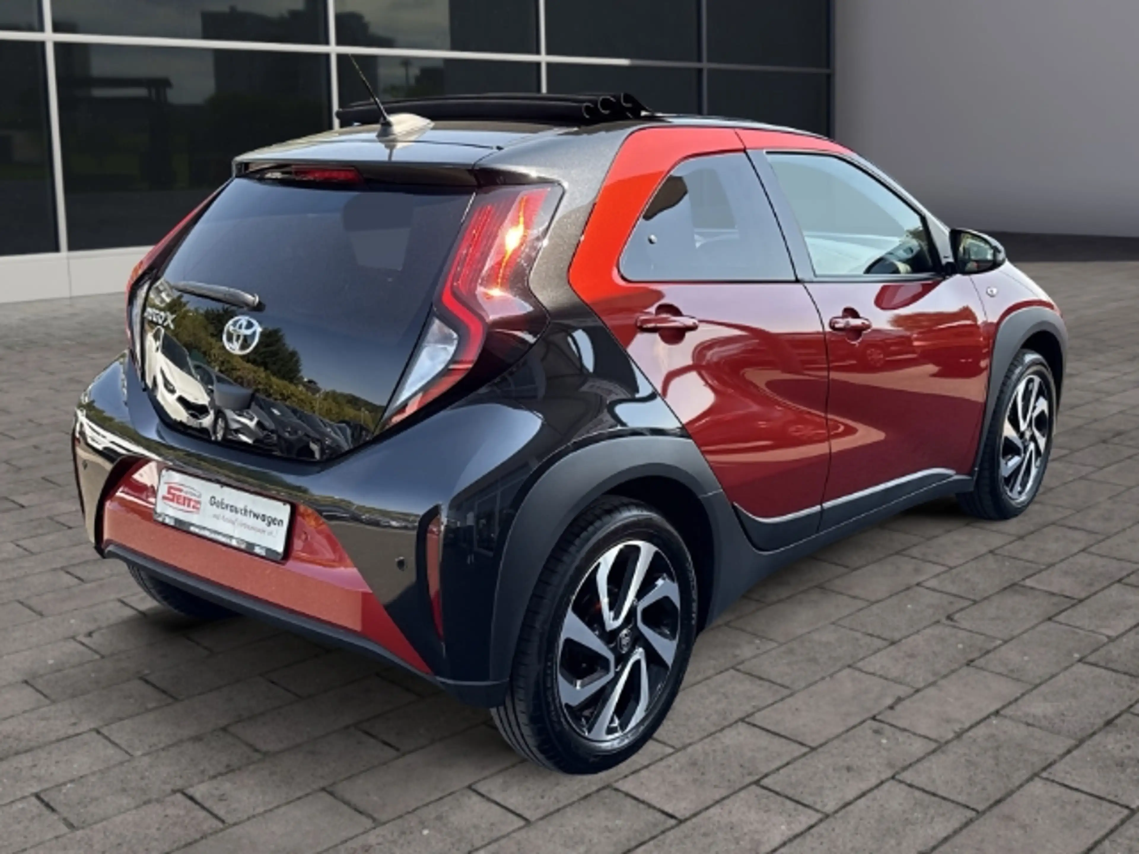 Toyota Aygo X Air Team D Faltdach LED Apple CarPlay Android Auto — photo 5