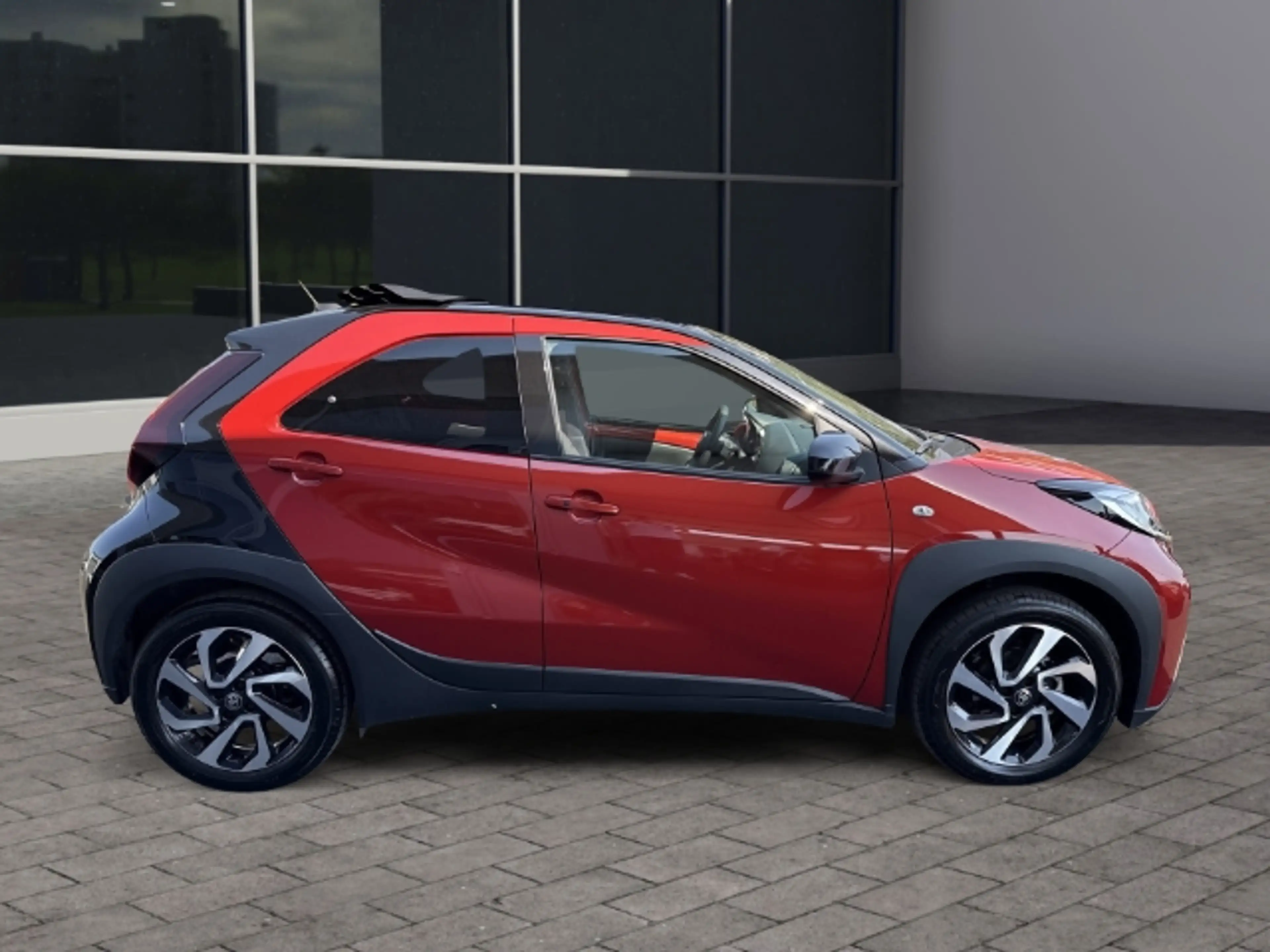 Toyota Aygo X Air Team D Faltdach LED Apple CarPlay Android Auto — photo 6