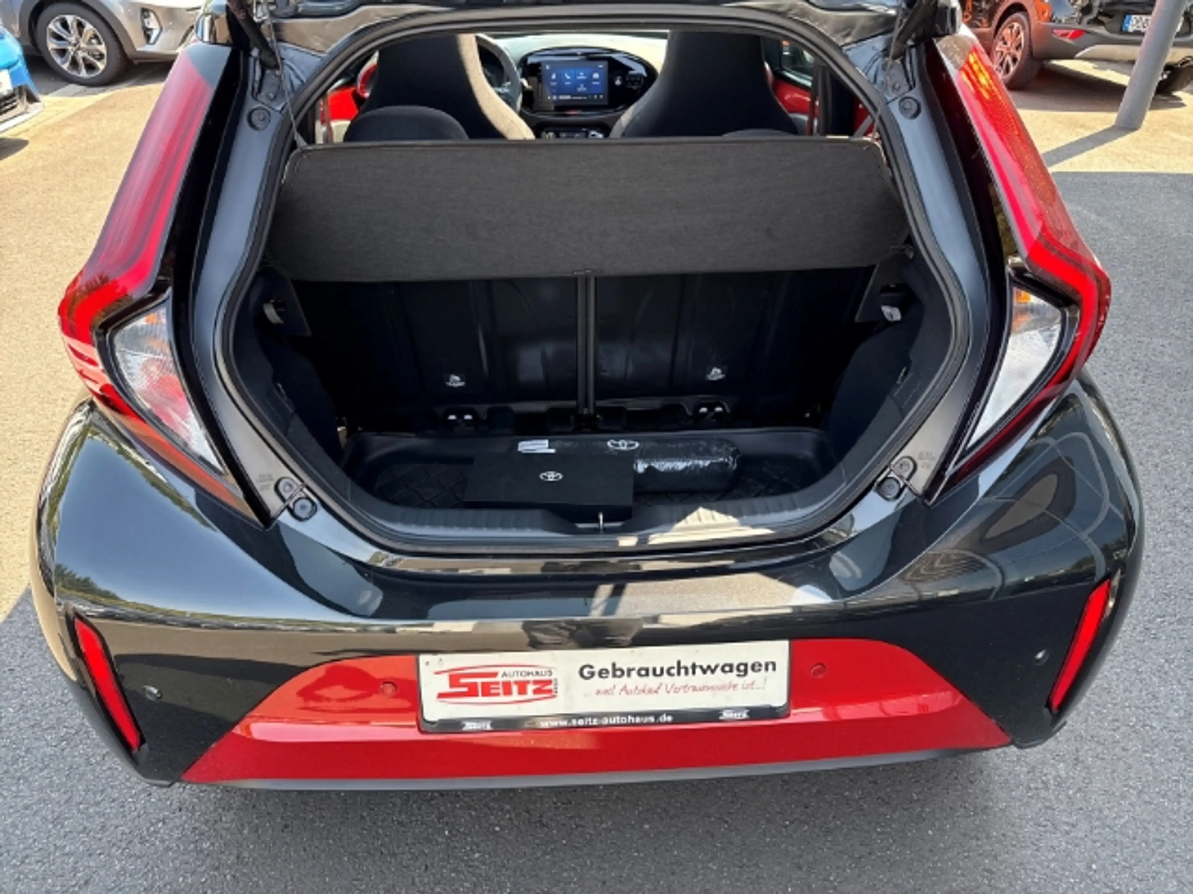 Toyota Aygo X Air Team D Faltdach LED Apple CarPlay Android Auto — photo 11