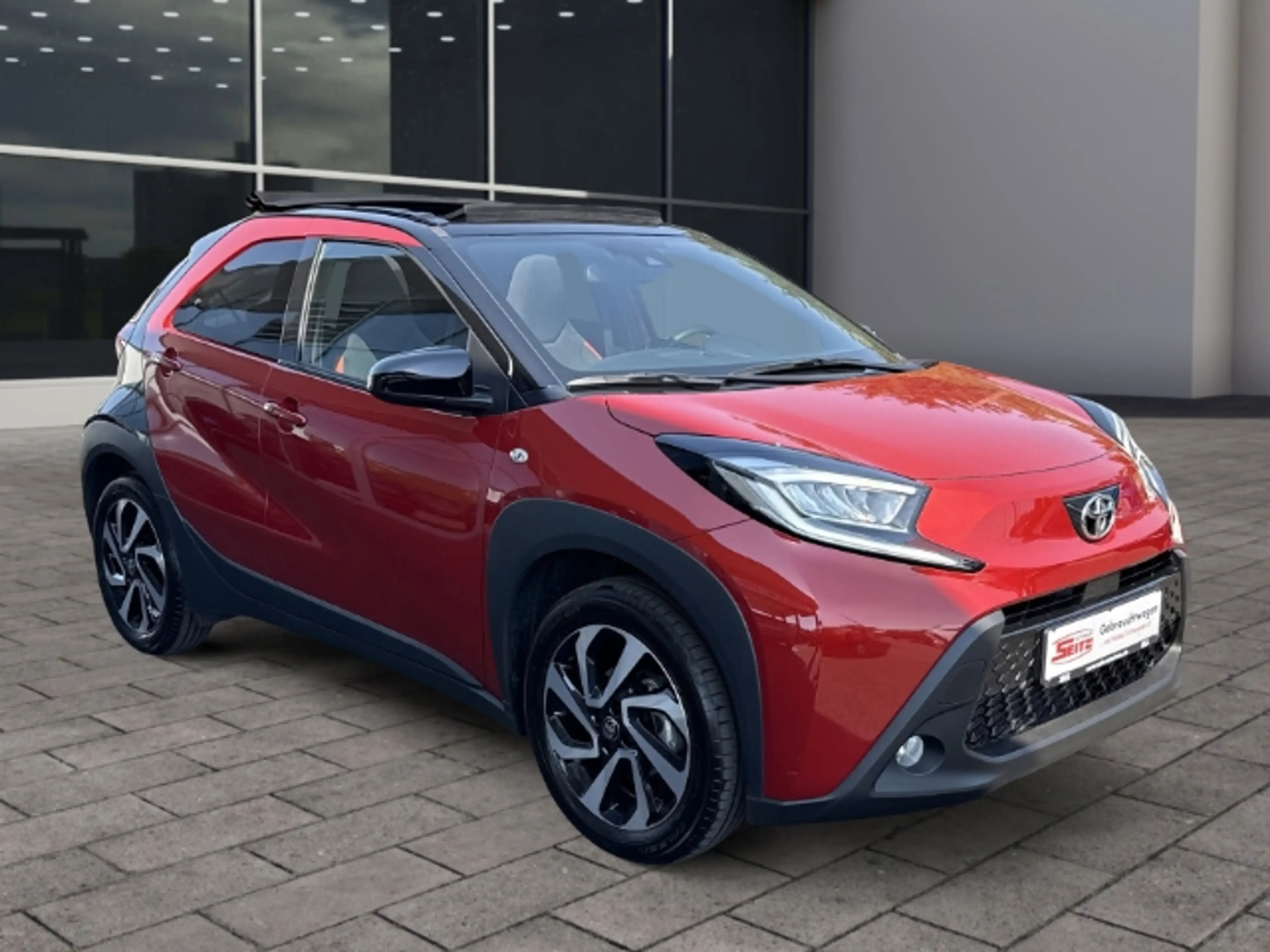 Toyota Aygo X Air Team D Faltdach LED Apple CarPlay Android Auto — photo 7