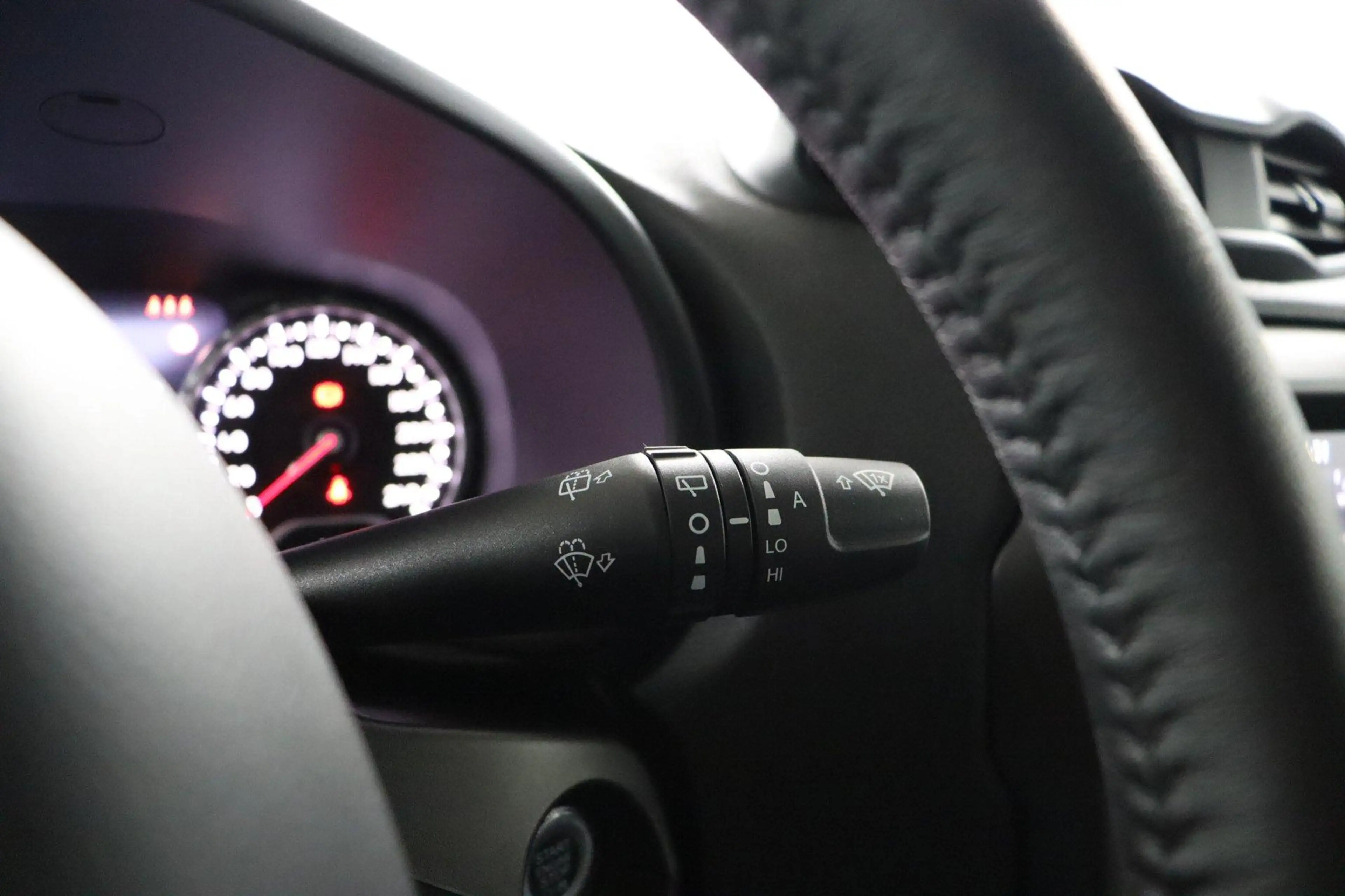Jeep Renegade 1.5T e-Hybrid Longitude — photo 28