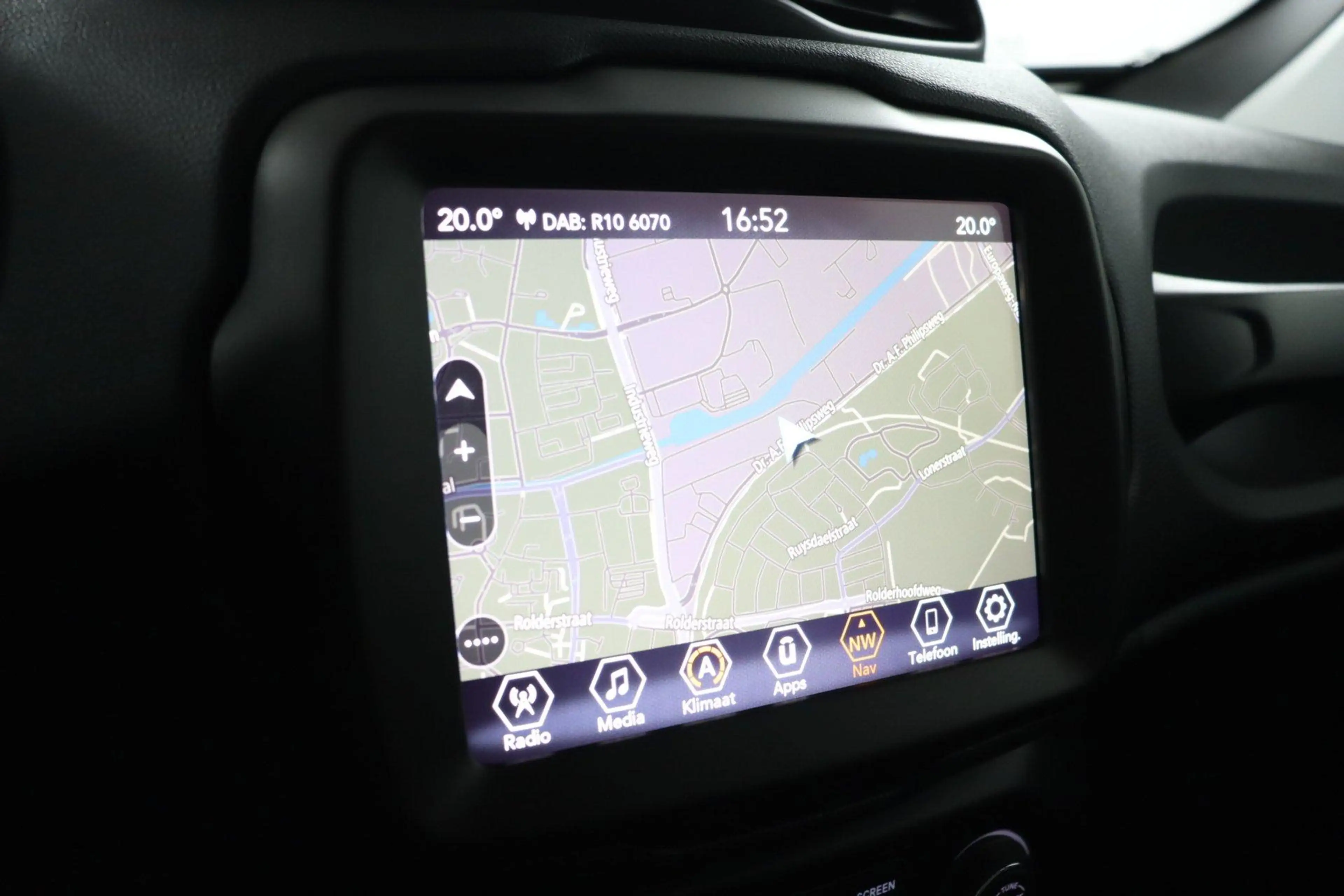 Jeep Renegade 1.5T e-Hybrid Longitude — photo 24