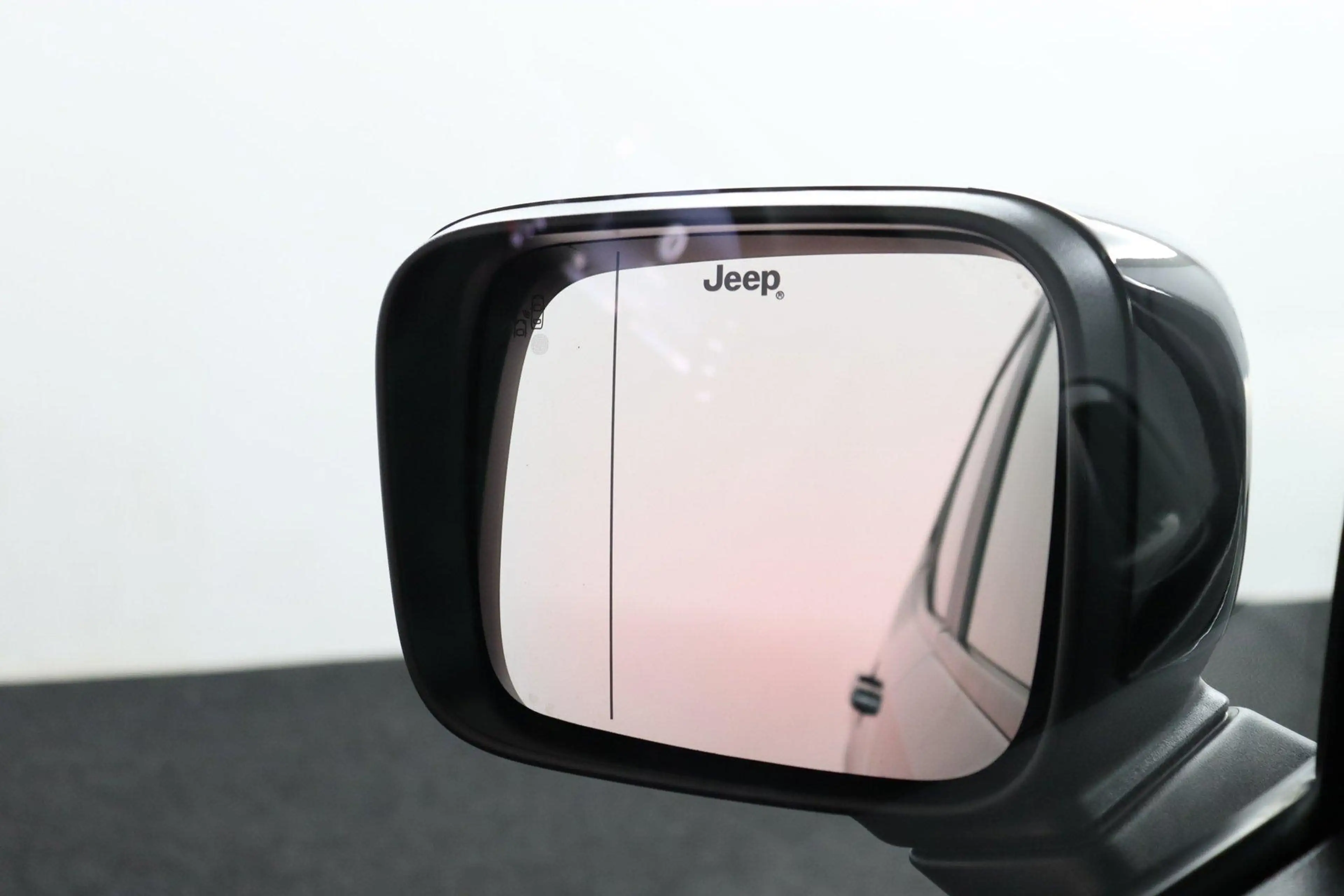 Jeep Renegade 1.5T e-Hybrid Longitude — photo 46