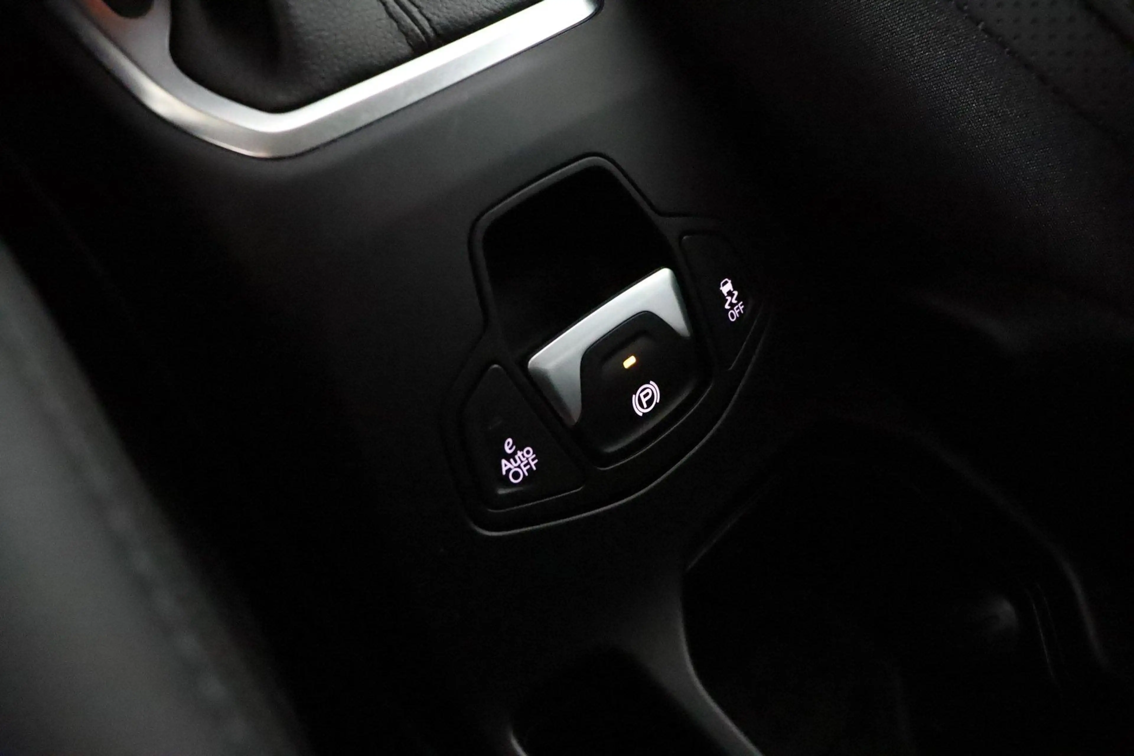 Jeep Renegade 1.5T e-Hybrid Longitude — photo 40