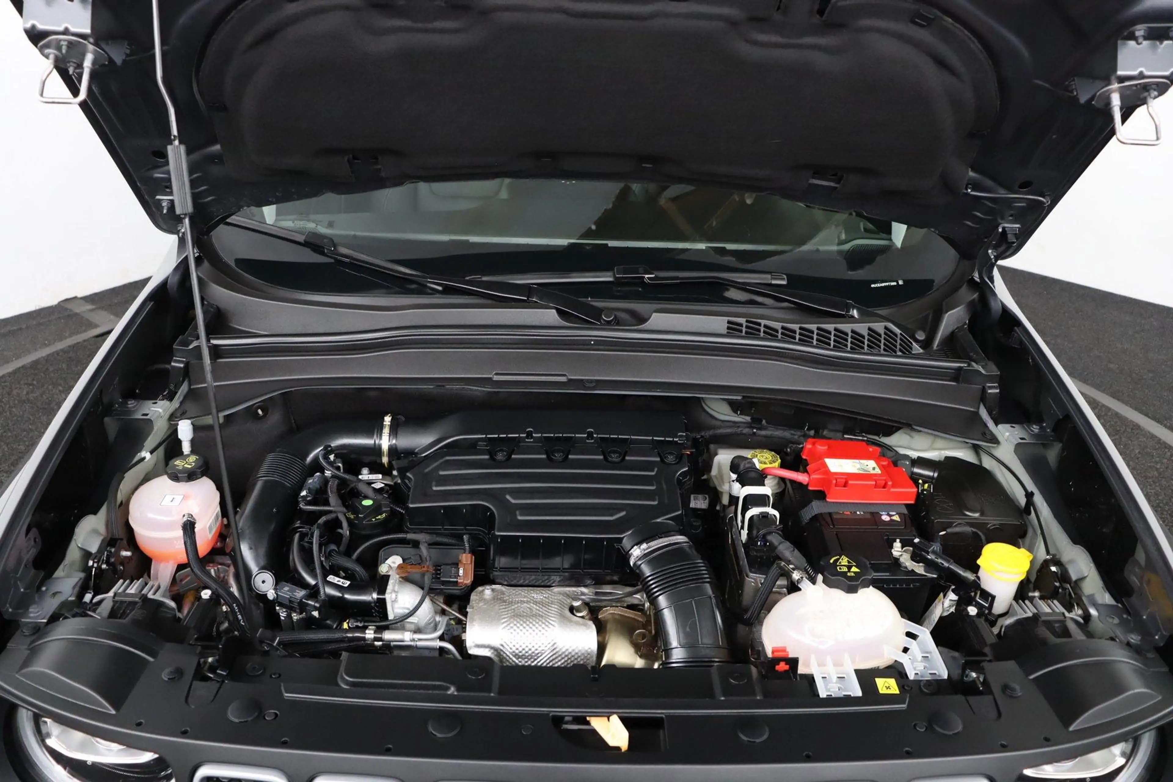 Jeep Renegade 1.5T e-Hybrid Longitude — photo 30