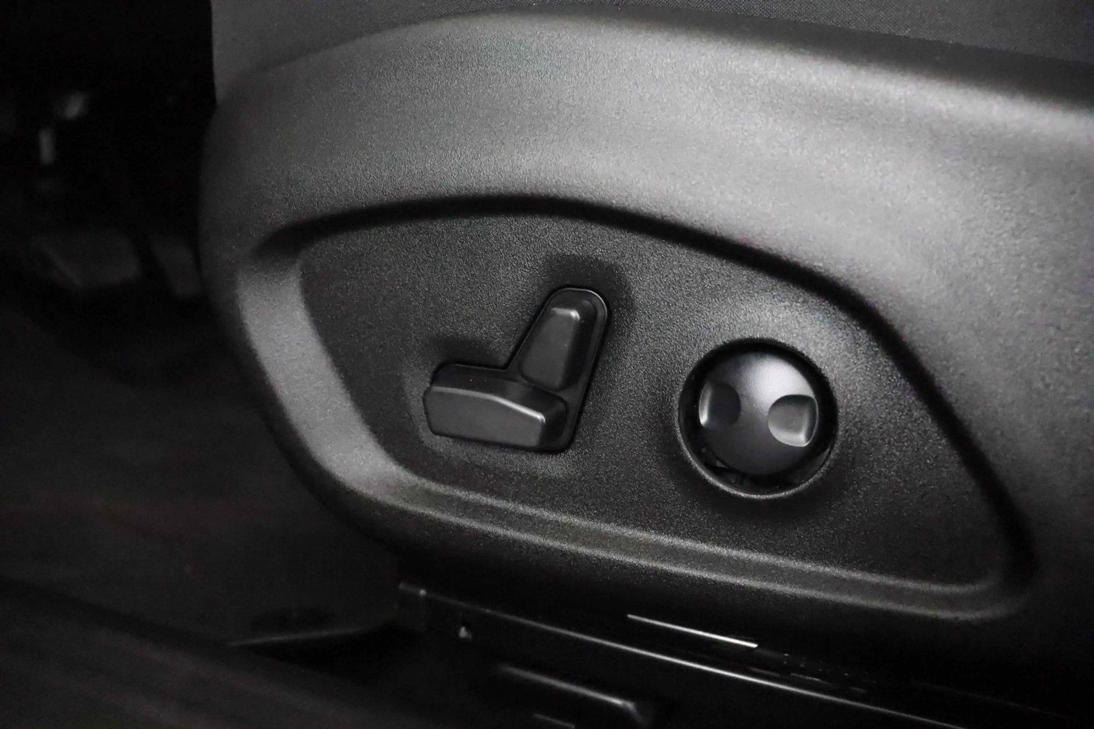 Jeep Renegade 1.5T e-Hybrid Longitude — photo 41
