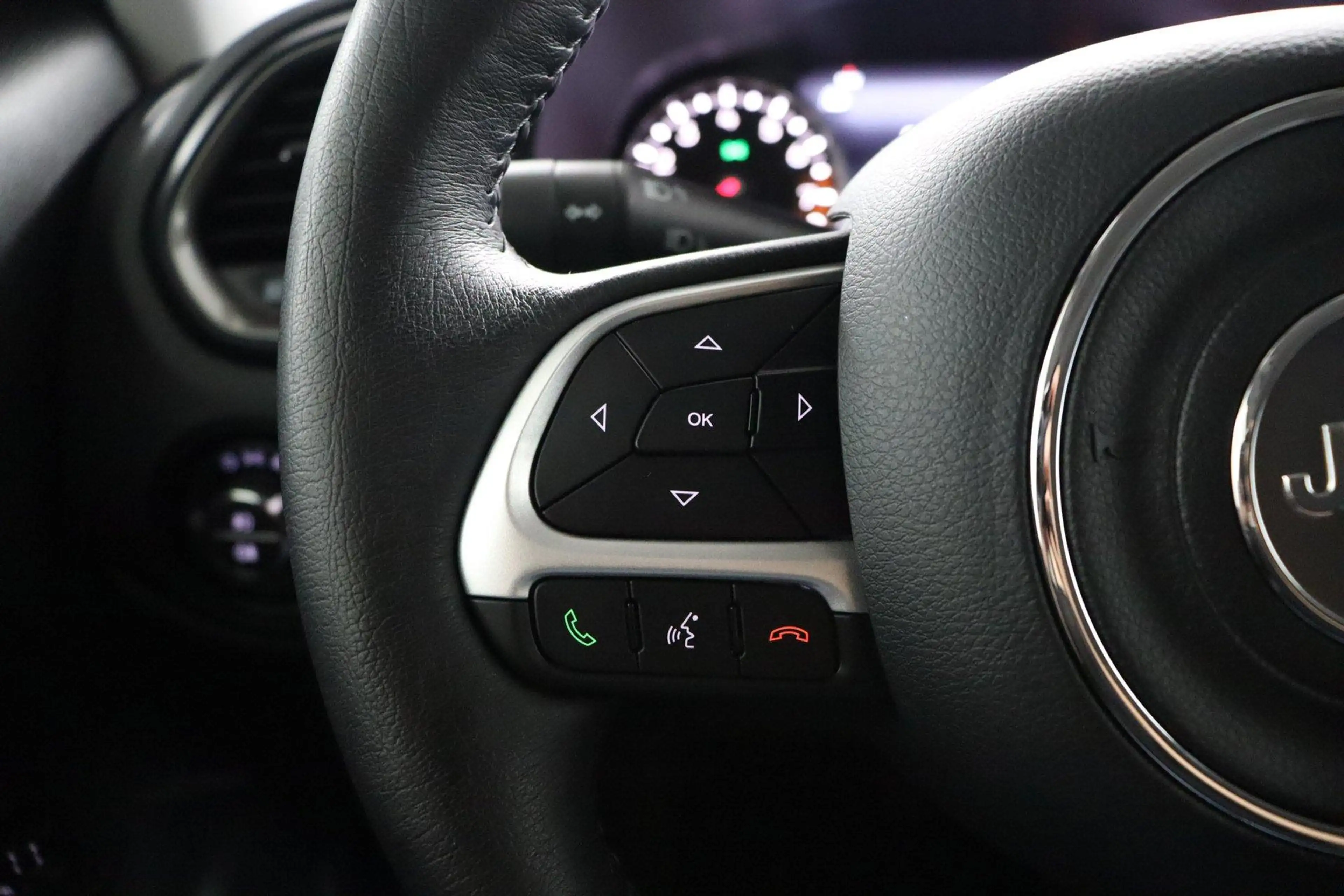 Jeep Renegade 1.5T e-Hybrid Longitude — photo 17