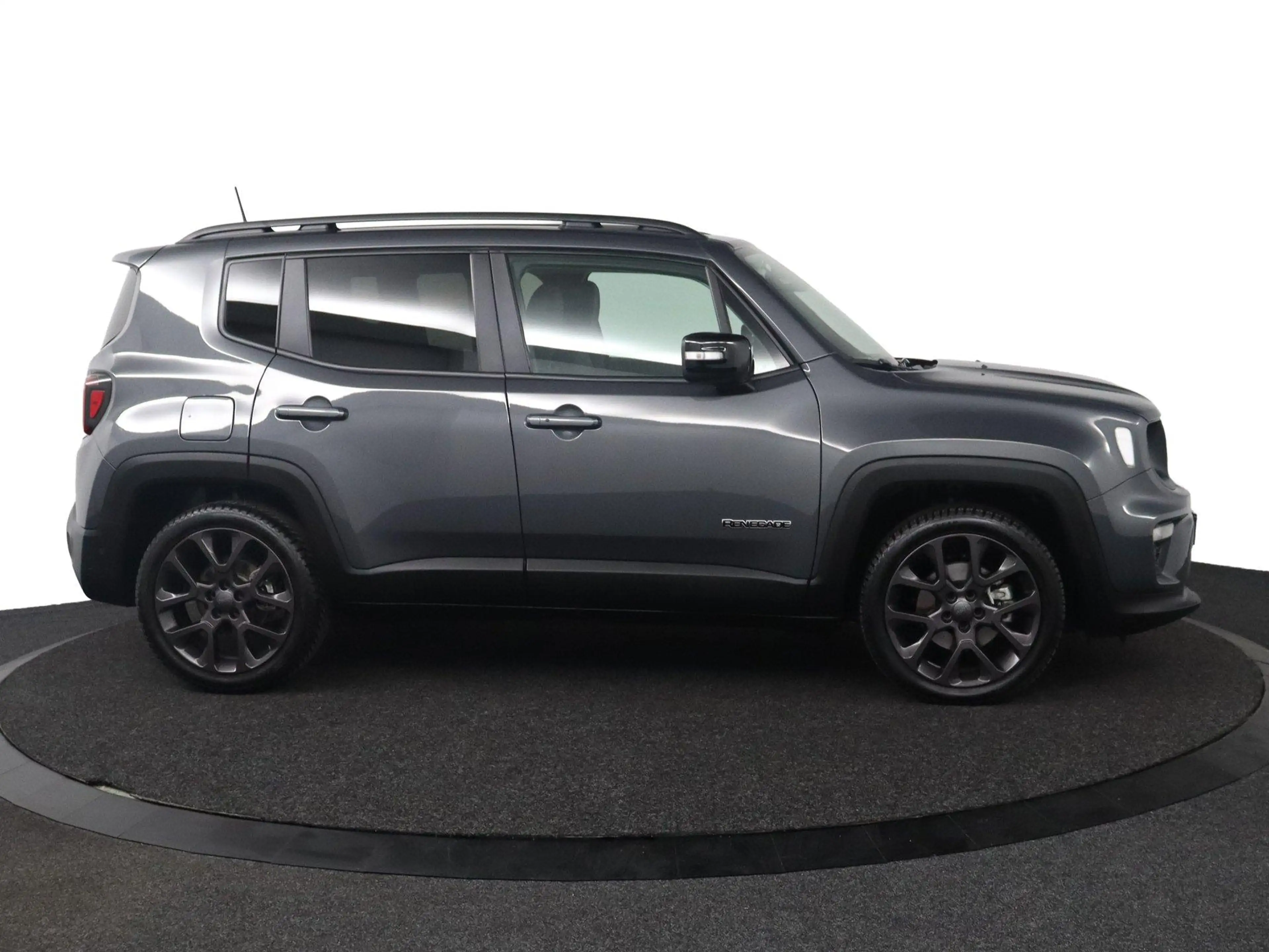 Jeep Renegade 1.5T e-Hybrid Longitude — photo 6