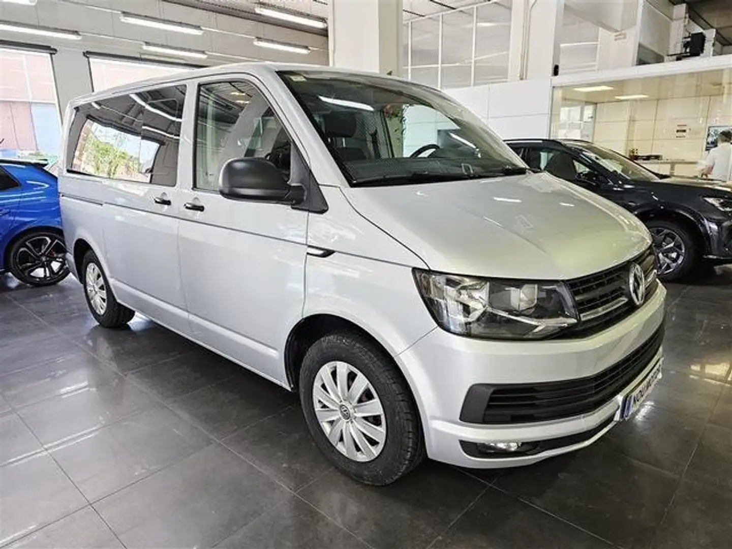 Volkswagen Caravelle Comercial 2.0TDI BMT Trendline 110kW Gris - 2