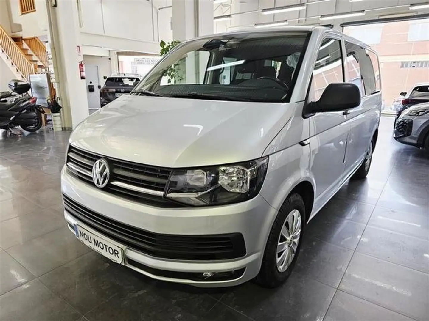 Volkswagen Caravelle Comercial 2.0TDI BMT Trendline 110kW Gris - 1