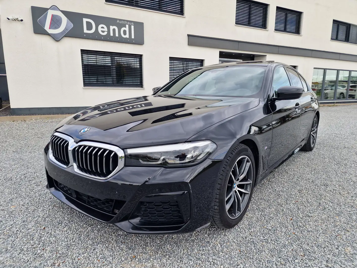 BMW 520 520d M Sport *AHK*RFK*Driv.Ass.Prof.*Leder*HiFi* Schwarz - 2