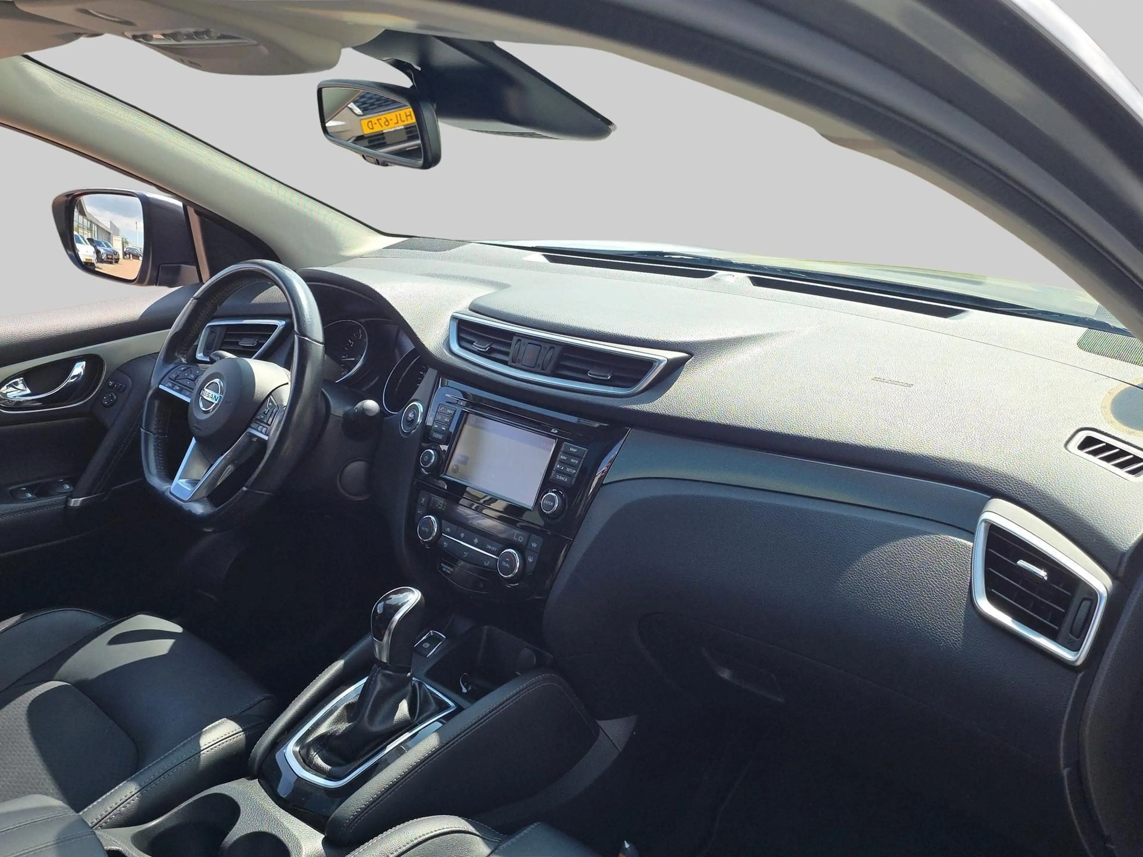 Nissan Qashqai 1.2 N-Connecta — photo 13