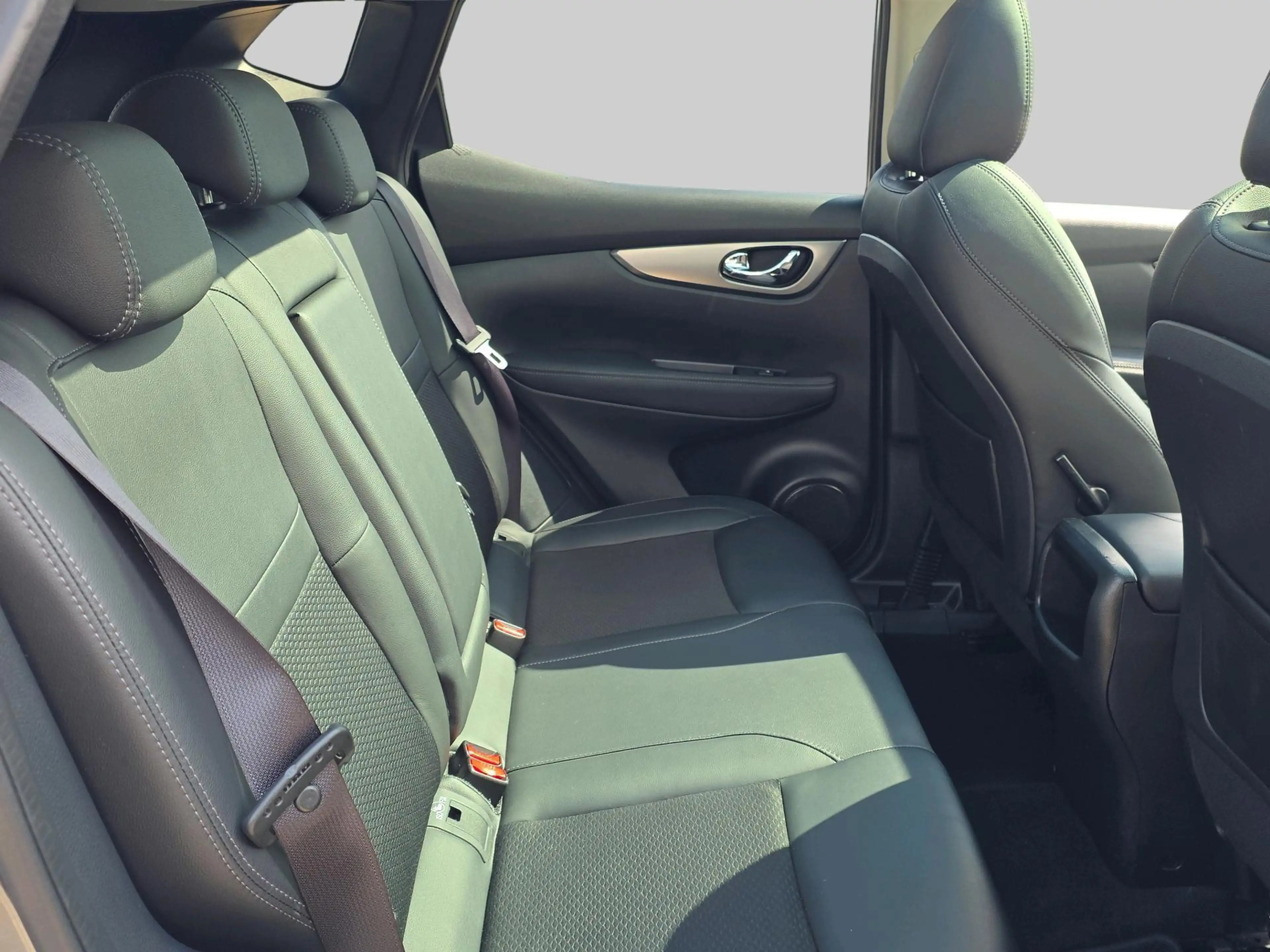 Nissan Qashqai 1.2 N-Connecta — photo 14