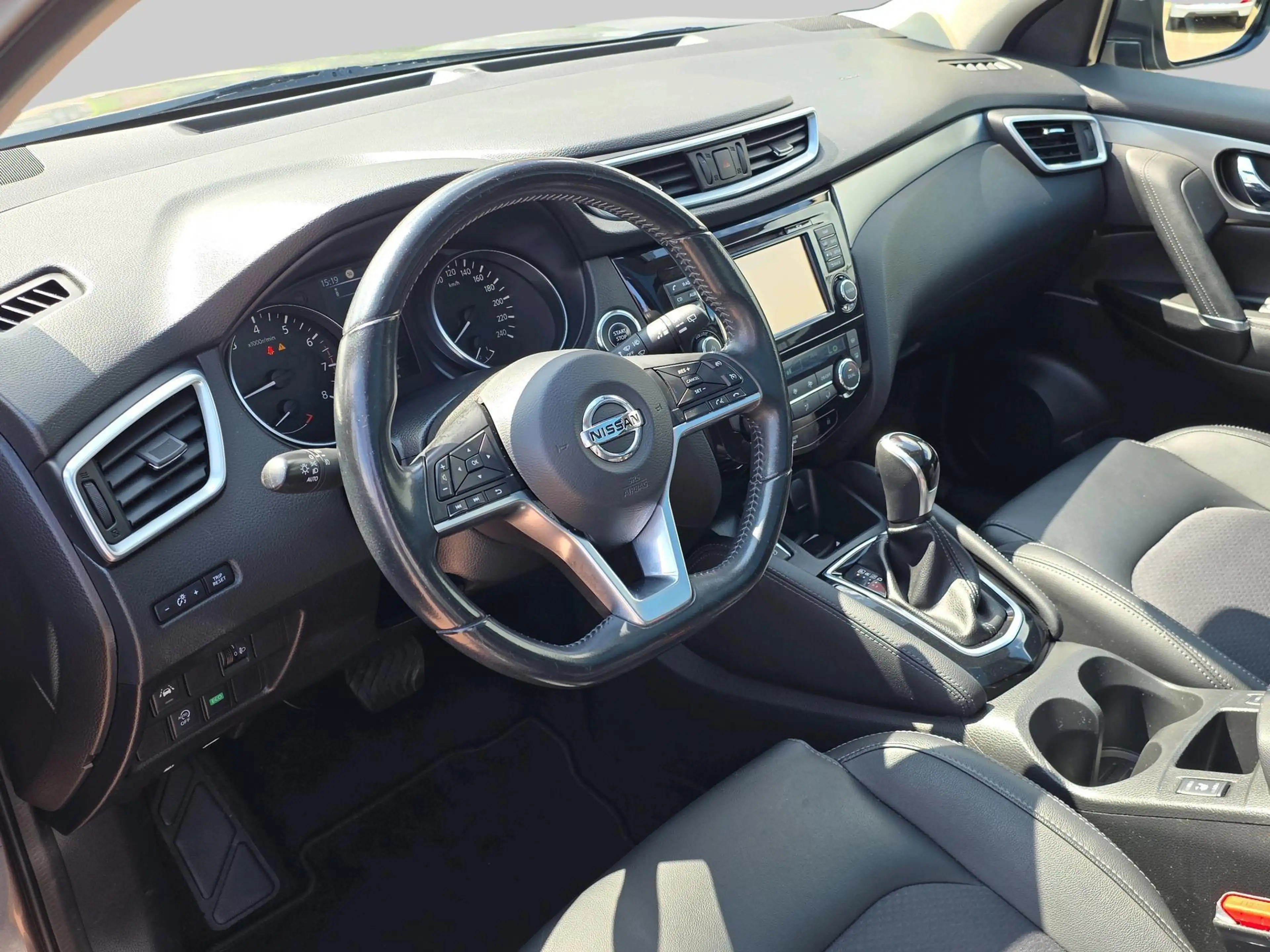 Nissan Qashqai 1.2 N-Connecta — photo 4