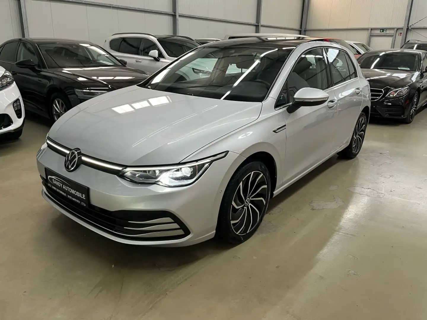 Volkswagen Golf Style IQ. ACC Kamera LED Navi PANO DAB MEMO Grau - 1