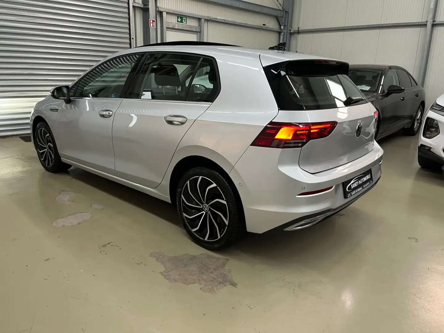 Volkswagen Golf Style IQ. ACC Kamera LED Navi PANO DAB MEMO Grau - 2