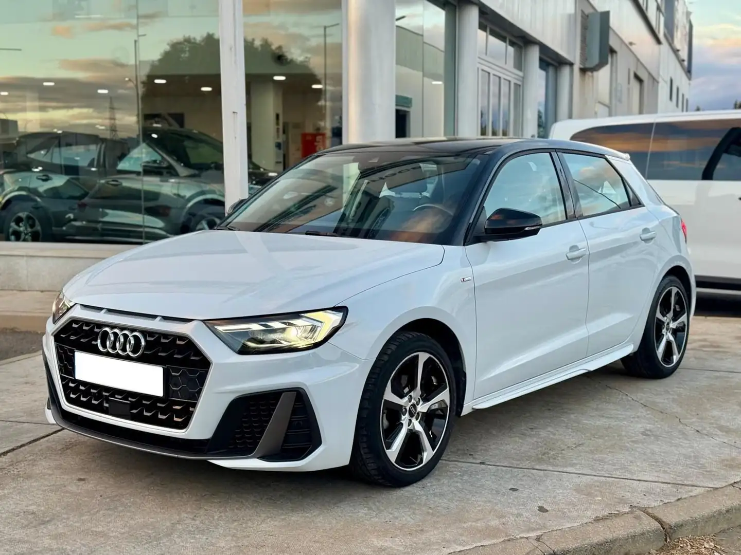 Audi A1 Sportback 30 TFSI Adrenalin Blanc - 1