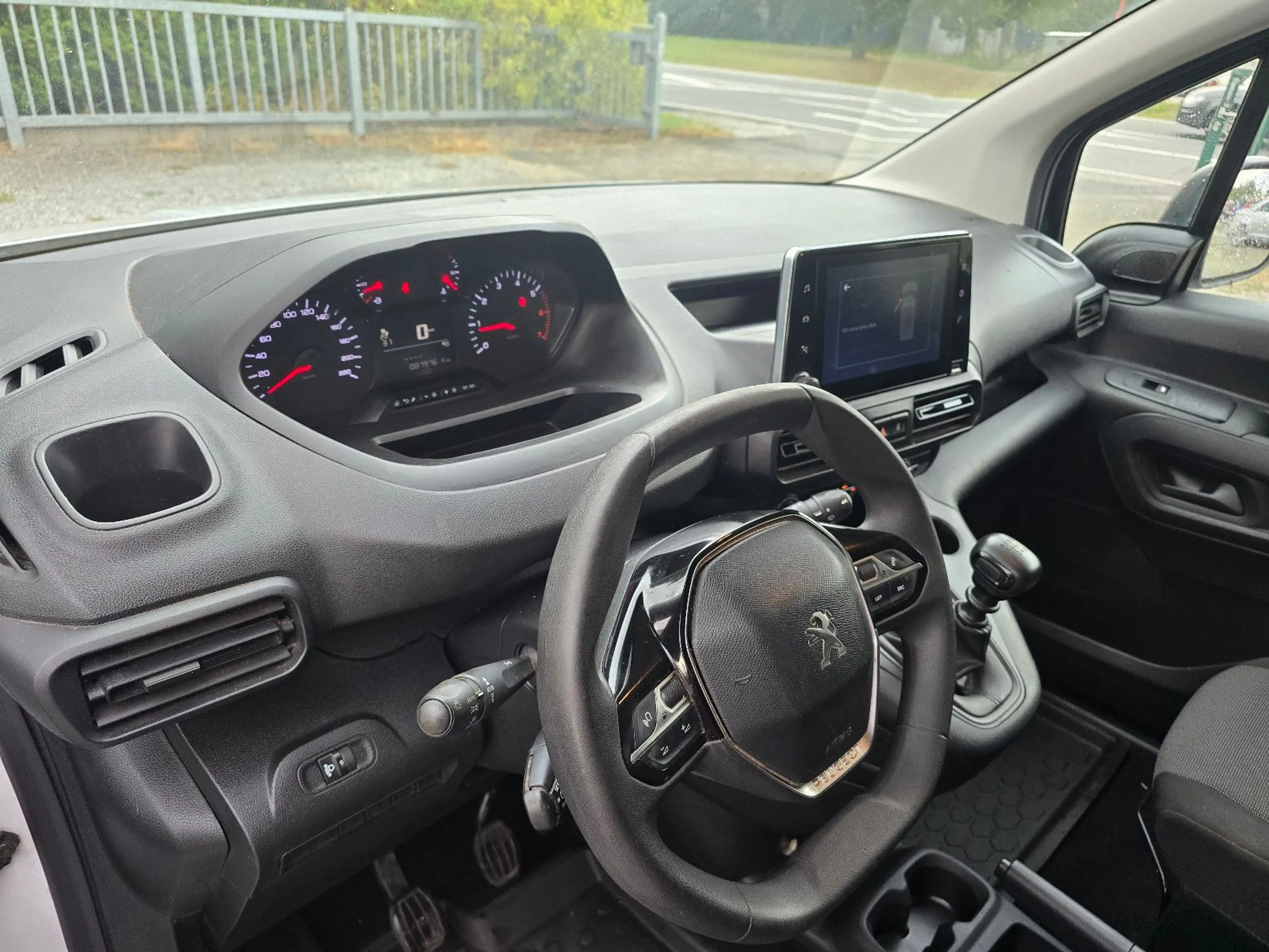 Peugeot Partner Premium L1 — photo 14