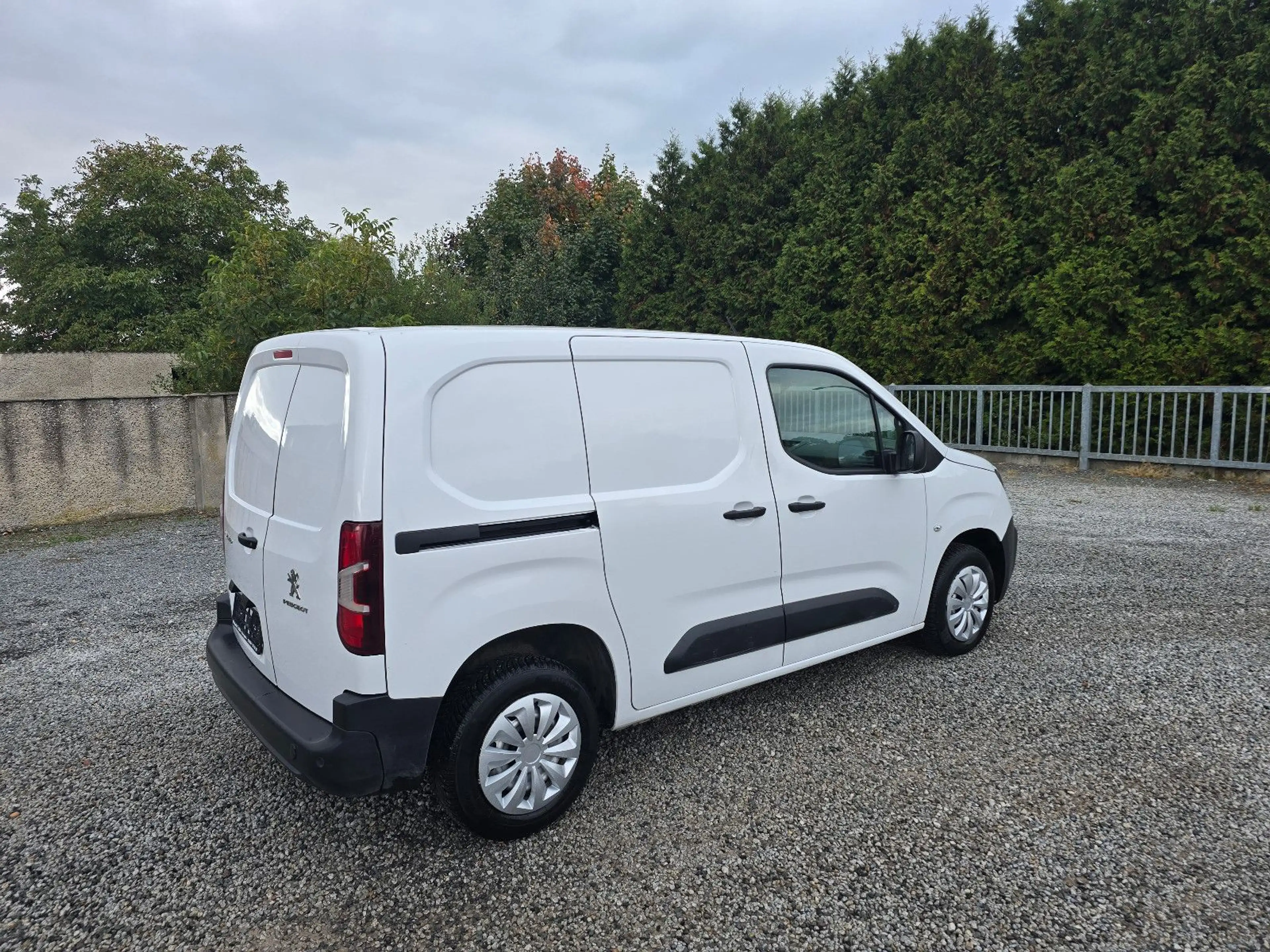 Peugeot Partner Premium L1 — photo 8
