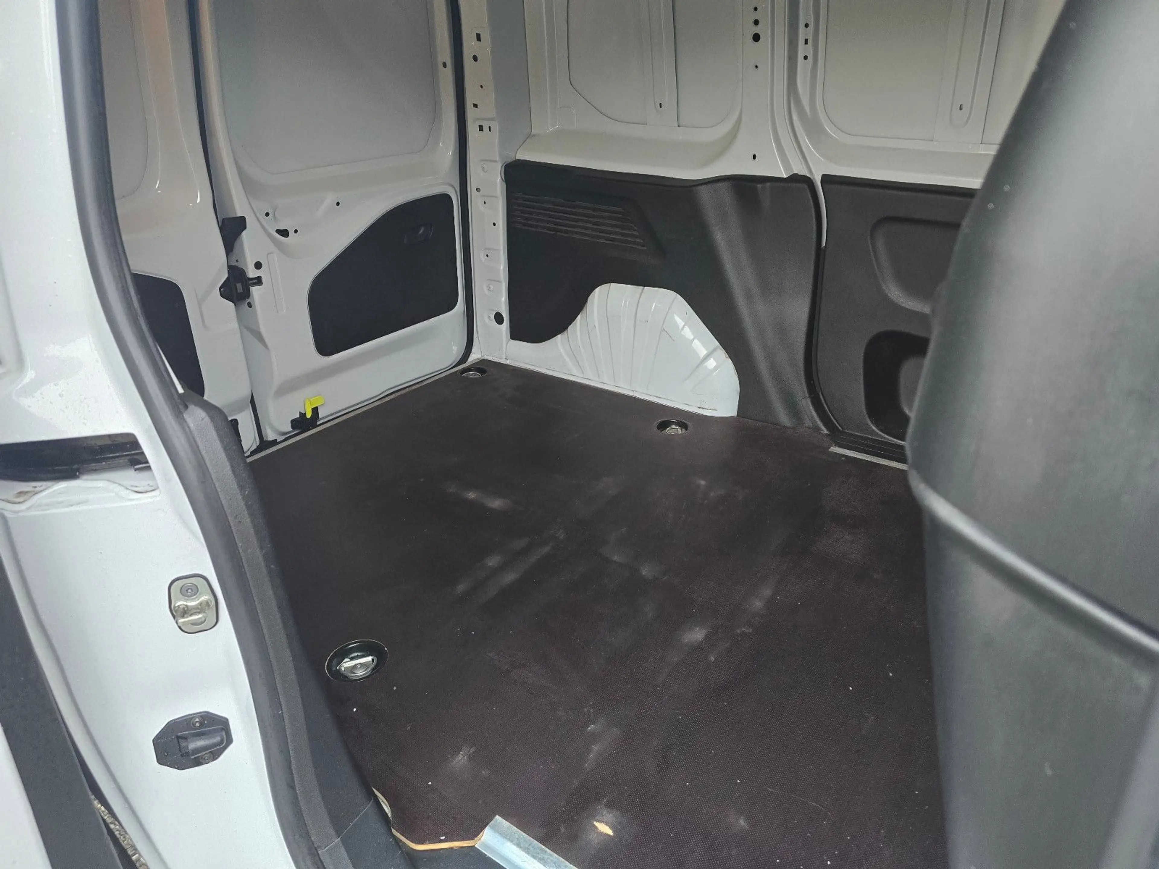 Peugeot Partner Premium L1 — photo 12