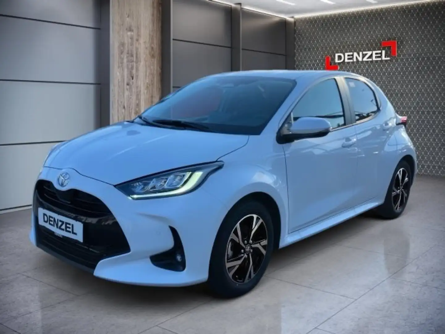 Toyota Yaris - 1,5 l, 116 PS 5-tg. Active Drive Weiß - 1