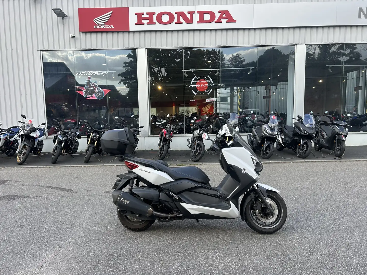 Yamaha X-Max 400 Blanc - 1
