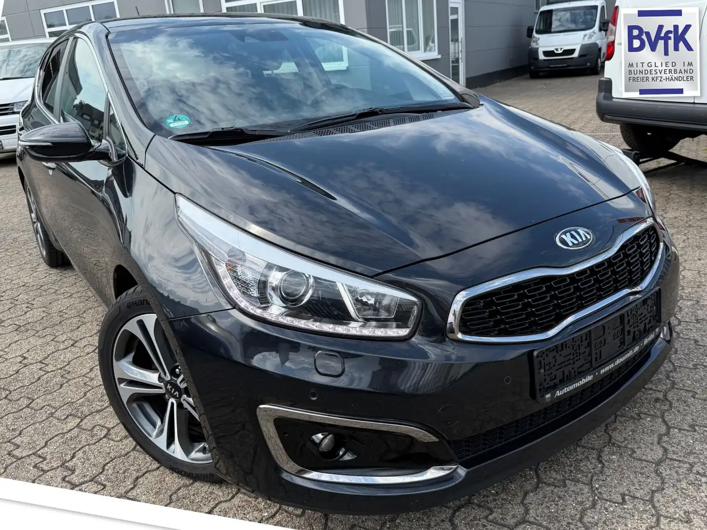 Kia Ceed / cee'd PLATINUM EDITION AUTOMATIK KAMERA Schwarz - 1