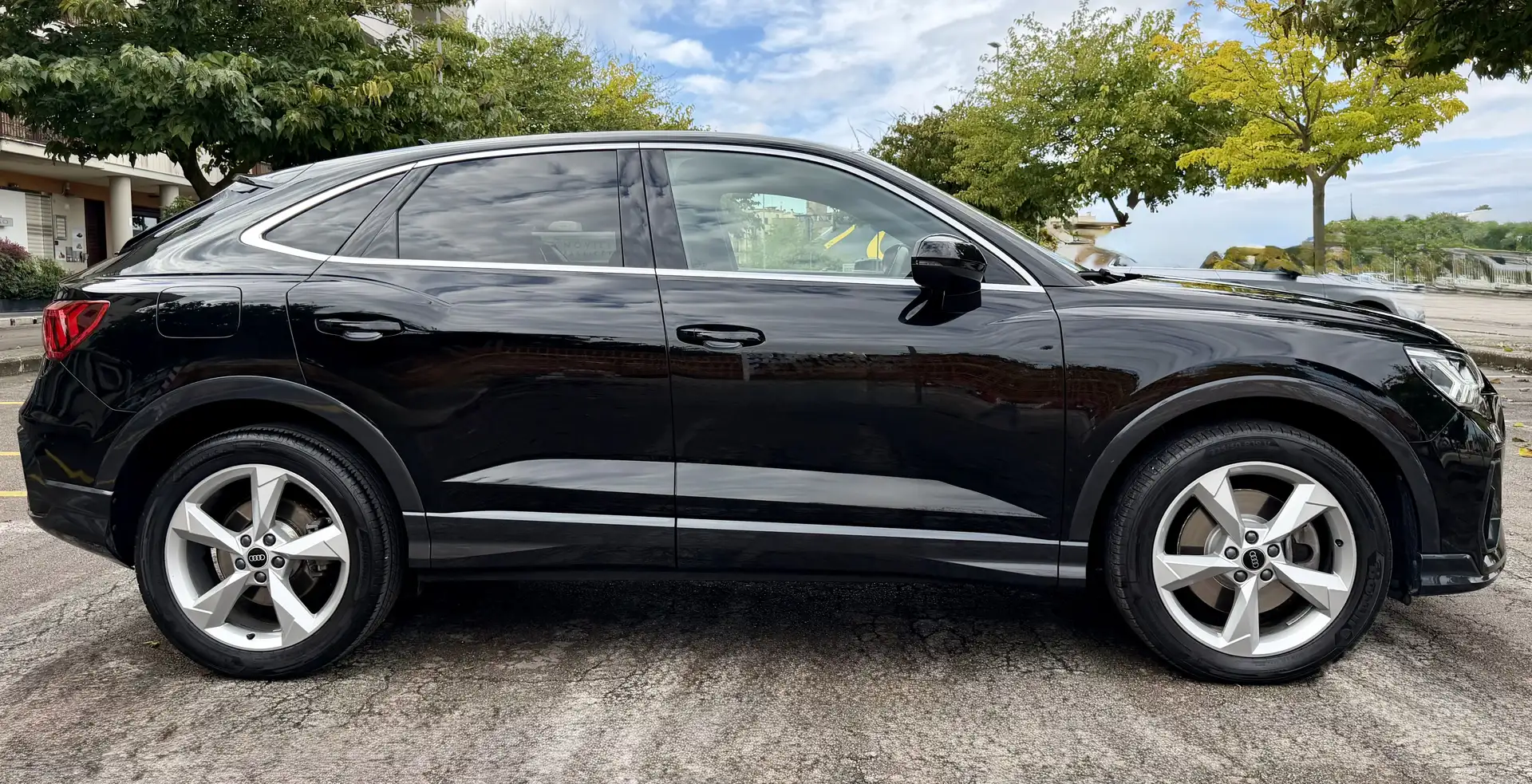 Audi Q3 Sportback 40 2.0 tfsi 190CV Quattr Stron PELLE-LED Nero - 2