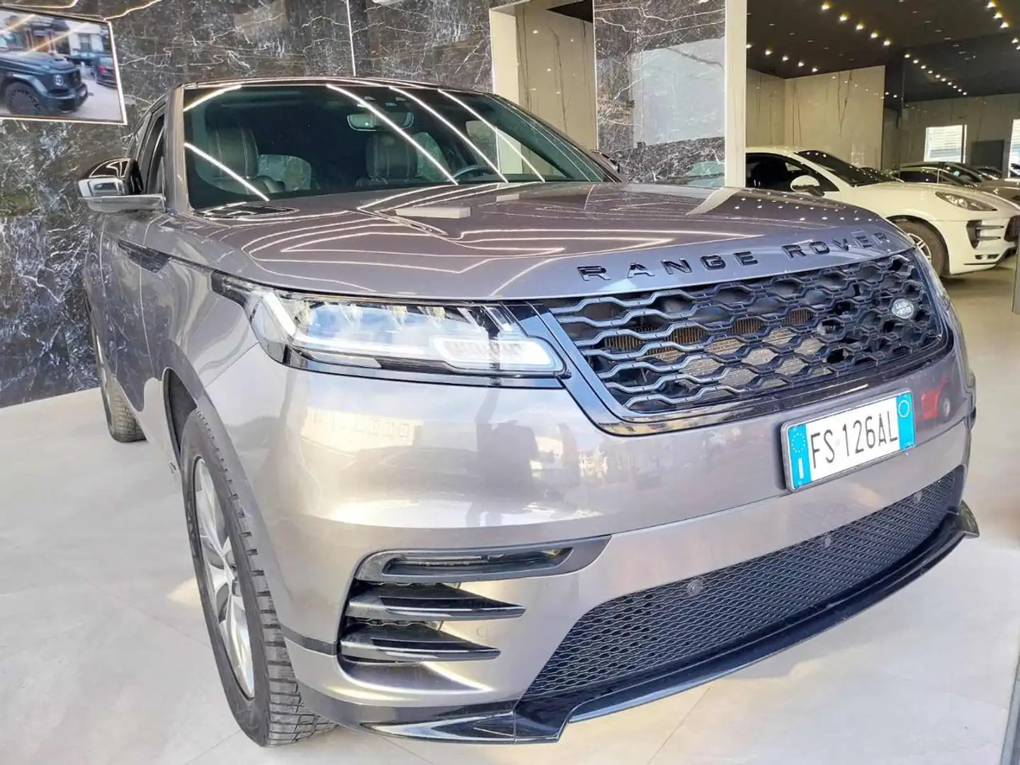 Land Rover Range Rover Velar 2.0D I4 180 CV R-Dynamic Grigio - 2