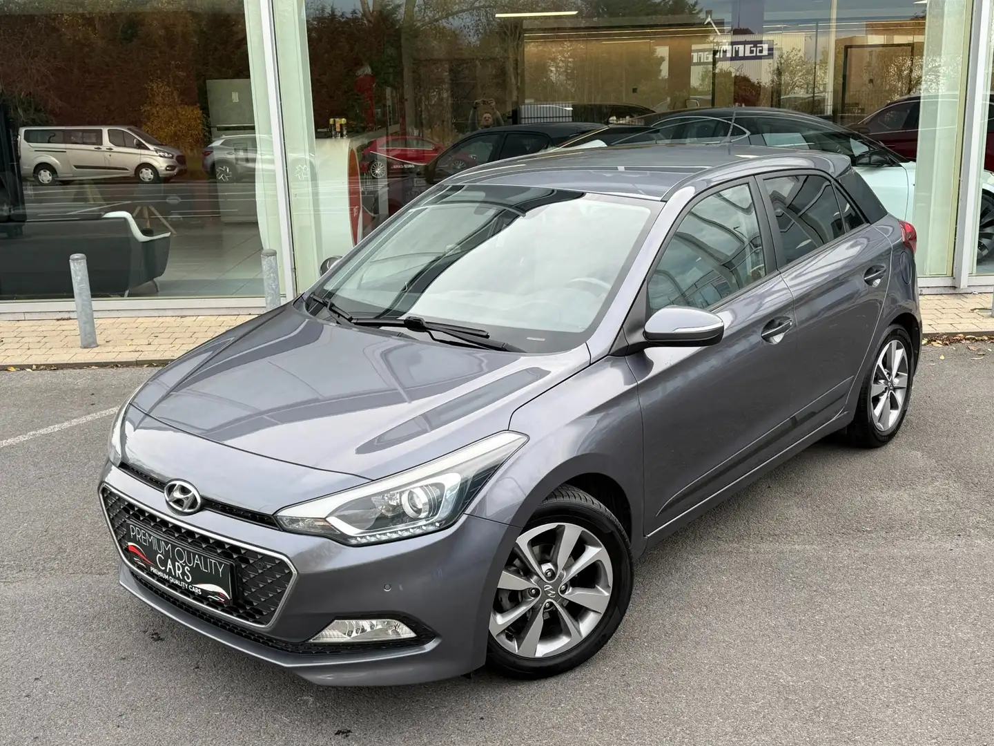Hyundai i20 PARKEERSENSOREN / BLUETOOTH / CRUISECONTROL / Grijs - 2
