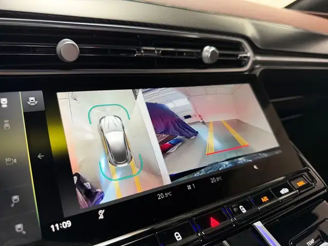 Aston Martin Vantage Coupé | Lightning Silver | Interior Carbon Ansicht 12