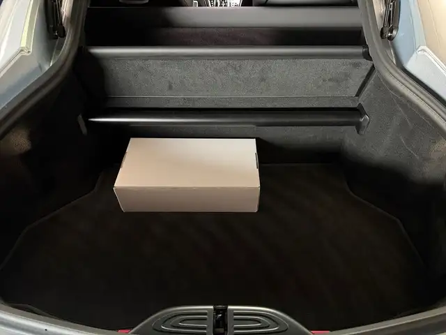 Aston Martin Vantage Coupé | Lightning Silver | Interior Carbon Ansicht 11