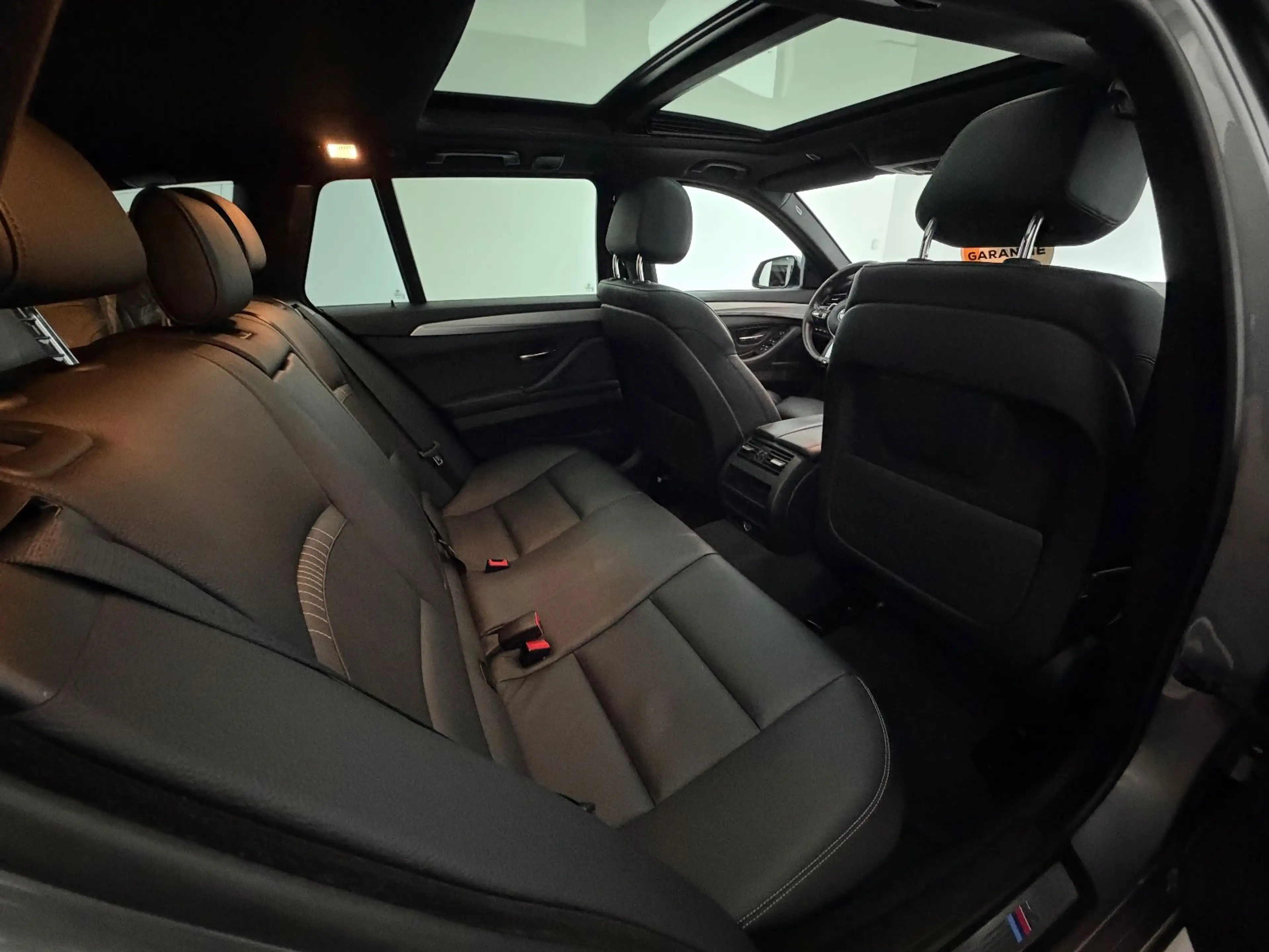 BMW 520 d xD/M-PAKET/1.HD/HUD/PANO/19ZOLL/SPORTSITZ/ — photo 9