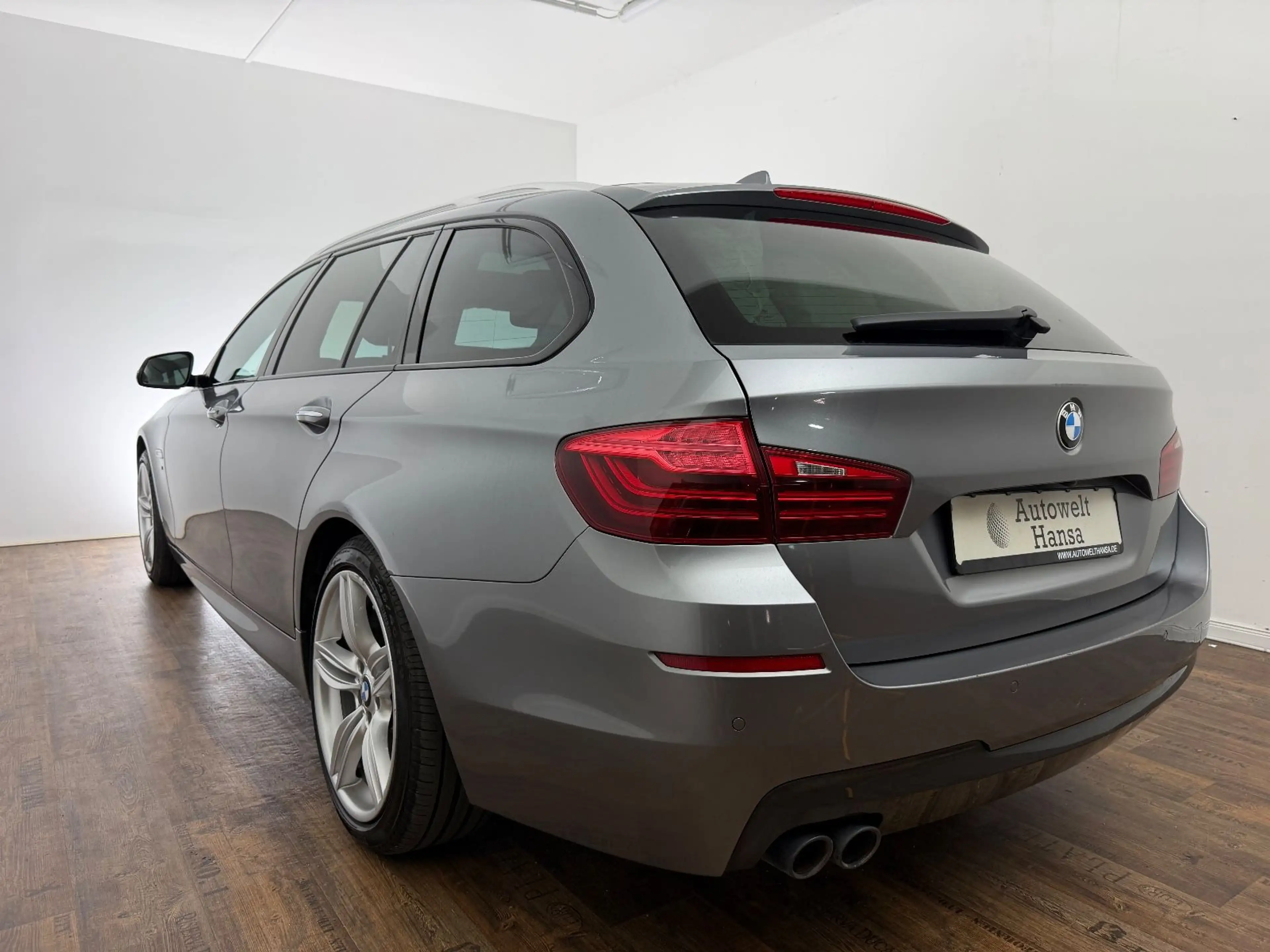 BMW 520 d xD/M-PAKET/1.HD/HUD/PANO/19ZOLL/SPORTSITZ/ — photo 4