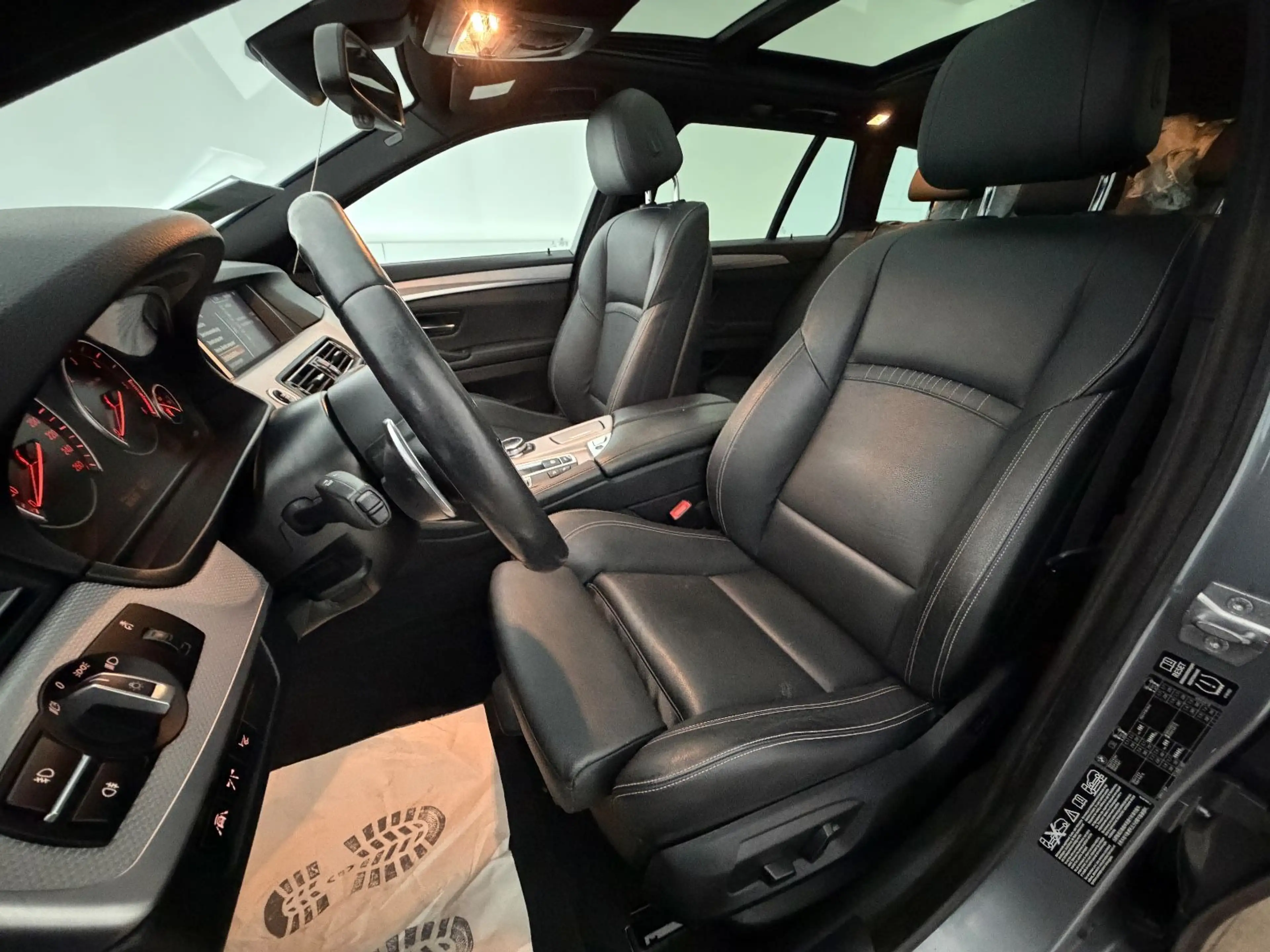 BMW 520 d xD/M-PAKET/1.HD/HUD/PANO/19ZOLL/SPORTSITZ/ — photo 7