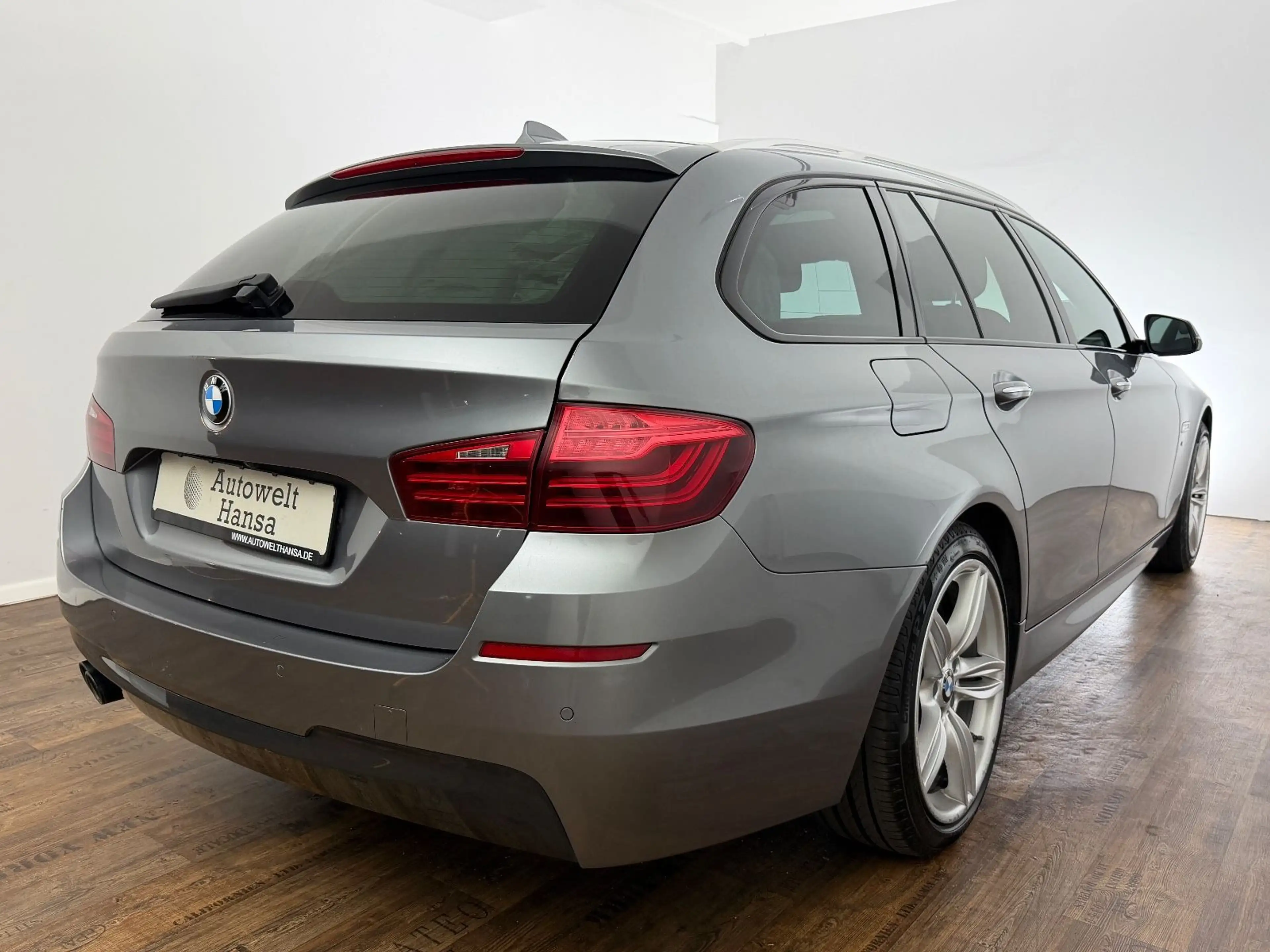 BMW 520 d xD/M-PAKET/1.HD/HUD/PANO/19ZOLL/SPORTSITZ/ — photo 6