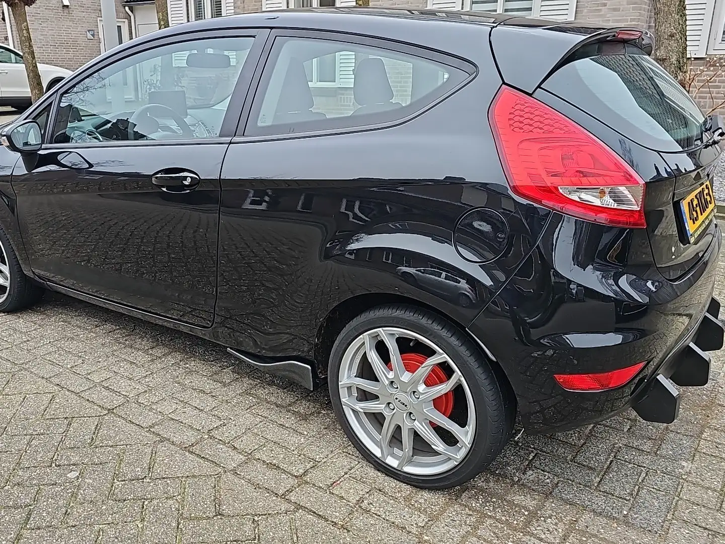 Ford Fiesta 1.25 Titanium Zwart - 2