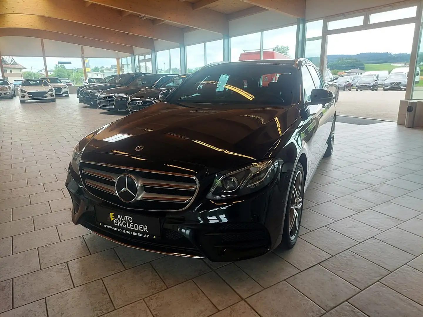 Mercedes-Benz E 220 d T Aut. Noir - 2