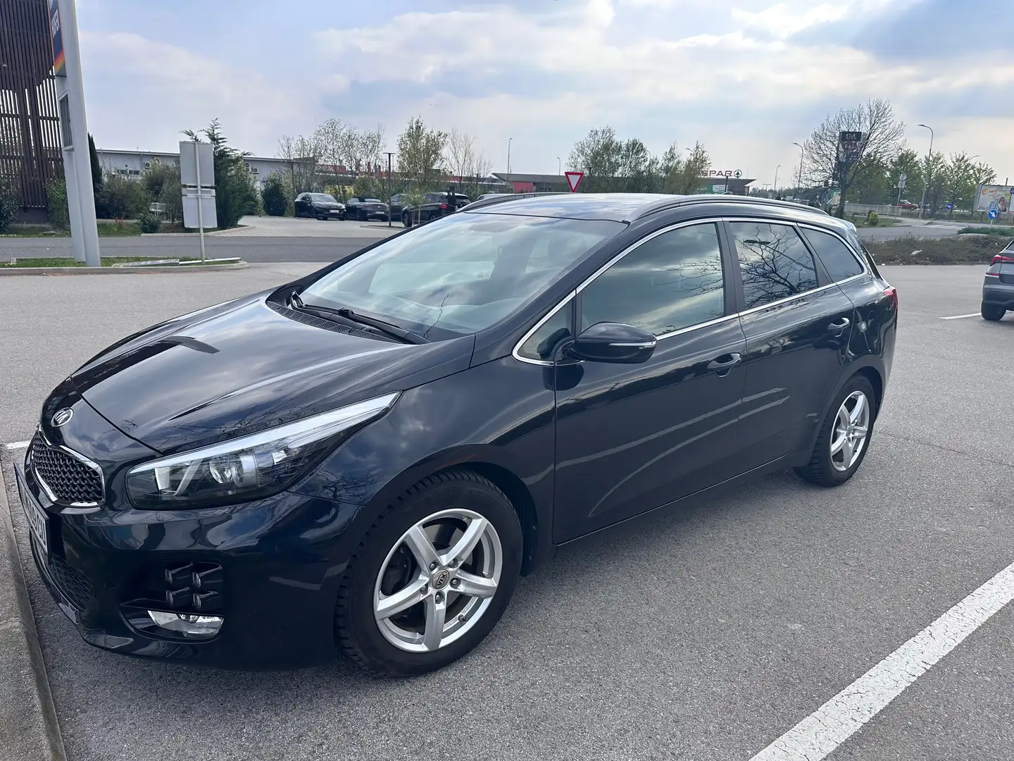Kia Ceed SW / cee'd SW cee'd SW 1,6 CRDi ISG GT-Line GT-Line Schwarz - 1