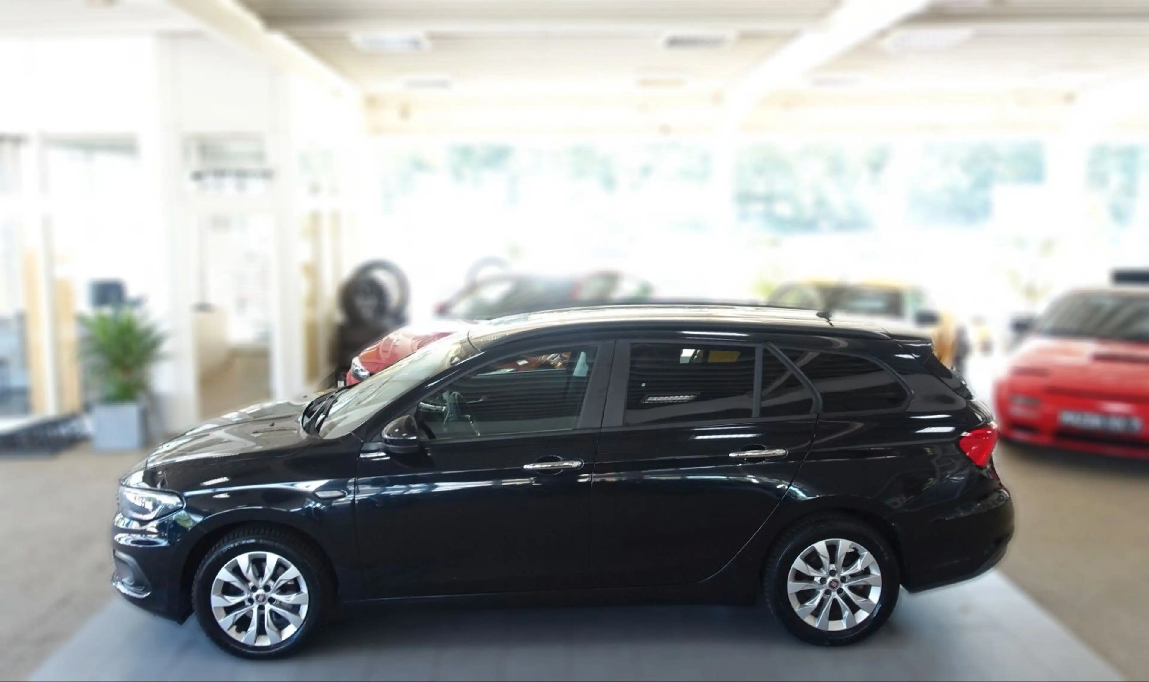 Fiat Tipo Easy Automatik; NAV/ PDC/ AHK/ LED/ GJR/ LM — photo 8