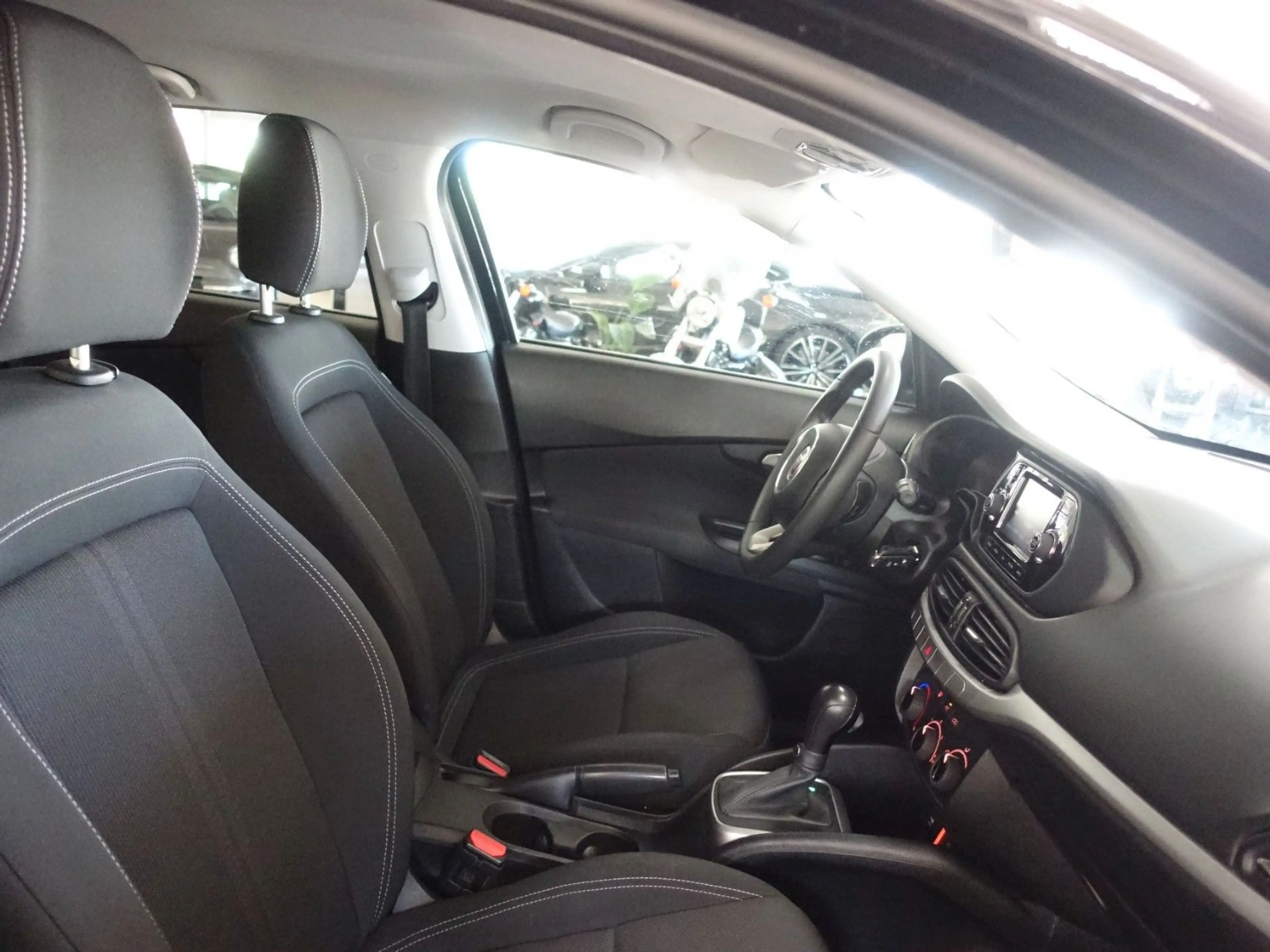 Fiat Tipo Easy Automatik; NAV/ PDC/ AHK/ LED/ GJR/ LM — photo 15