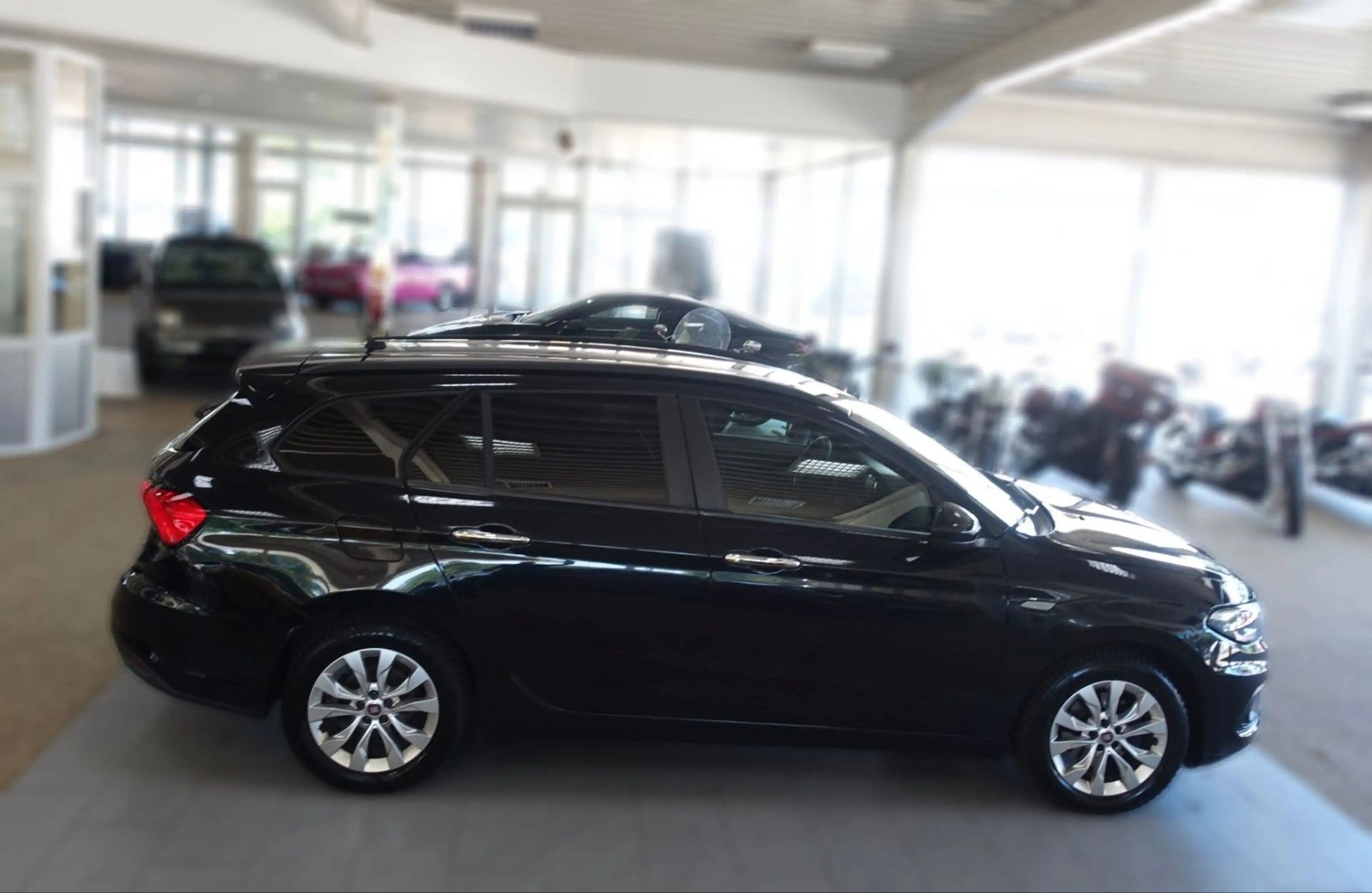 Fiat Tipo Easy Automatik; NAV/ PDC/ AHK/ LED/ GJR/ LM — photo 13