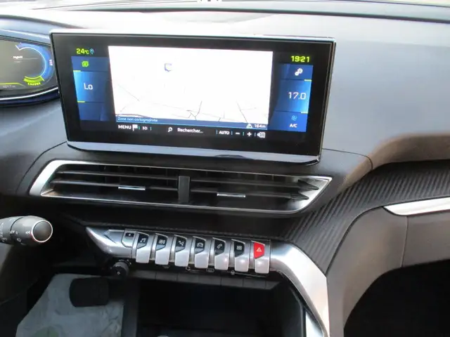 Peugeot 3008 view 8