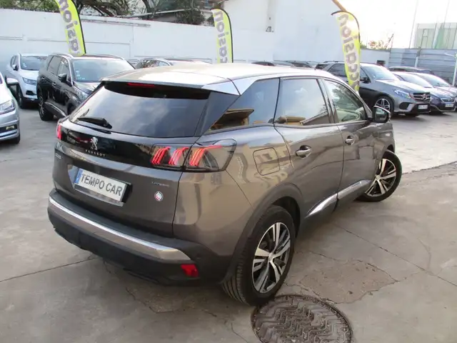 Peugeot 3008 view 7