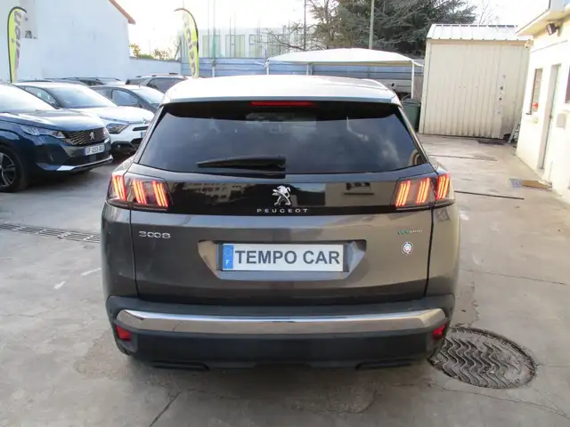 Peugeot 3008 view 3