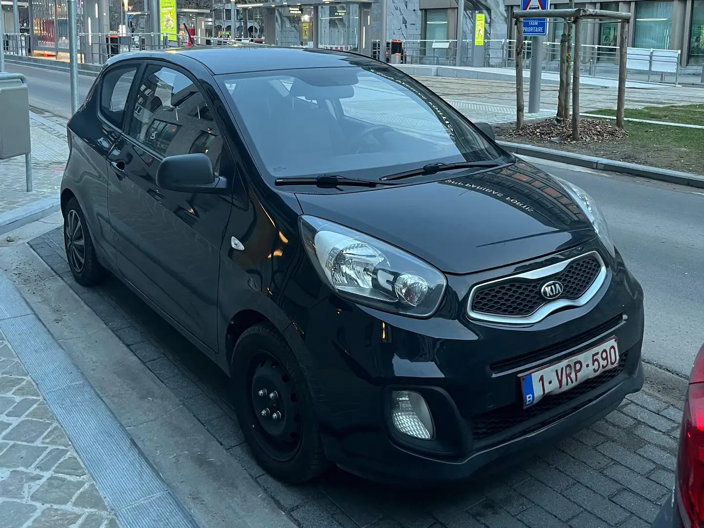 Kia Picanto Picanto 1.0i Easy Noir - 1